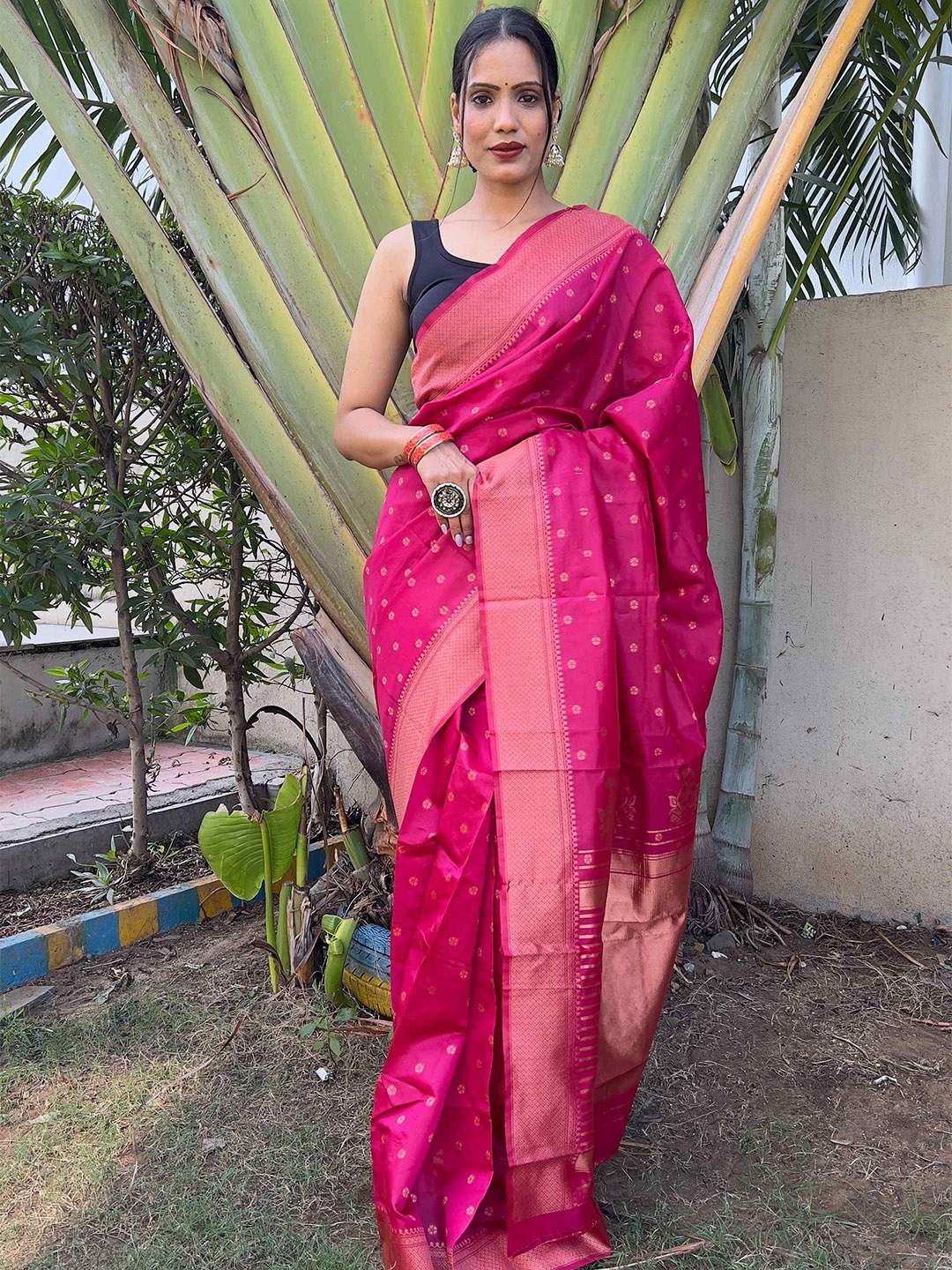 

HERE&NOW Woven Design Zari Silk Blend Ready to Wear Saree, Pink
