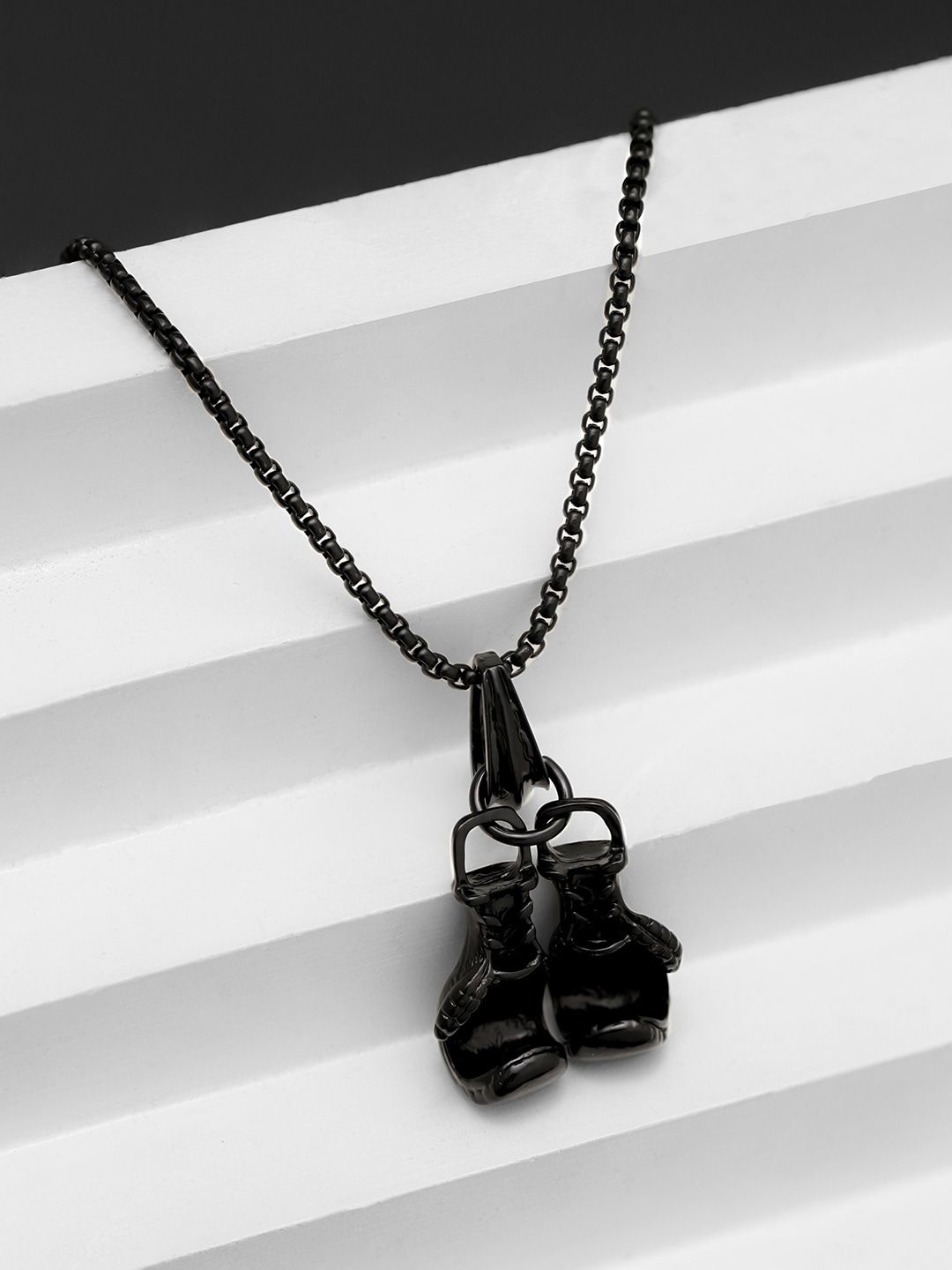 

fabula Contemporary Pendants with Chains, Black