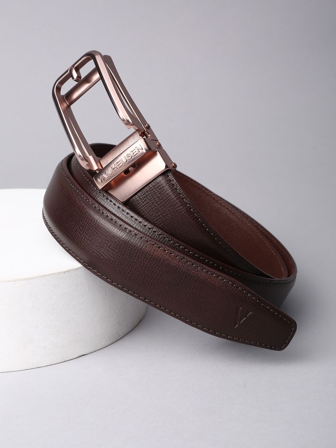 

Van Heusen Men Textured Leather Formal Belt, Brown