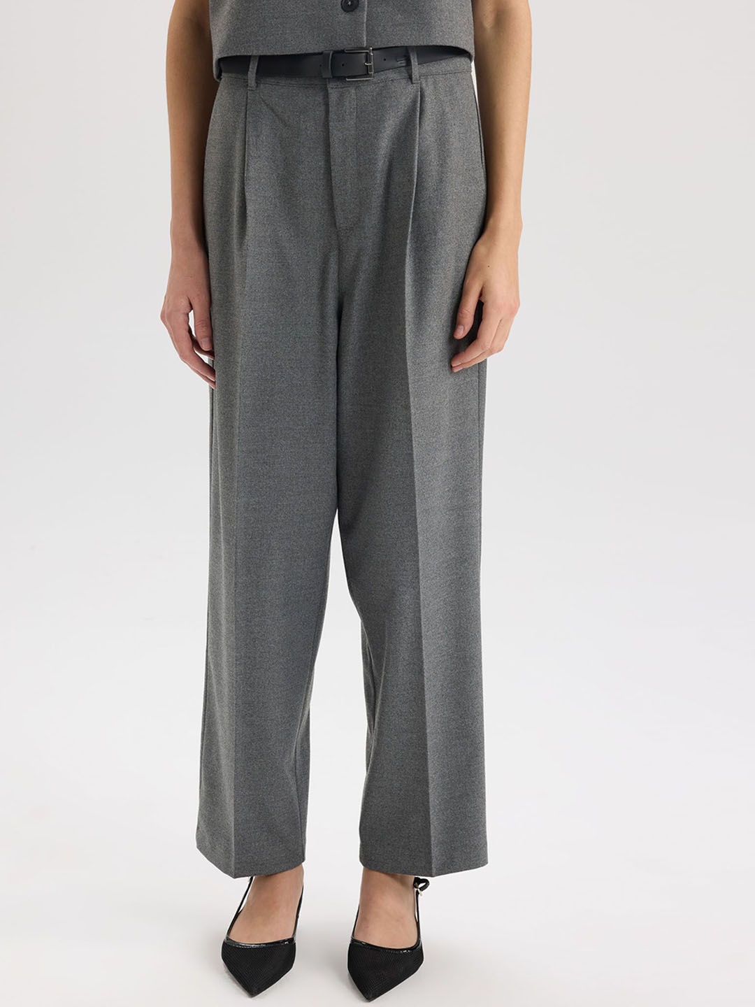 

DeFacto Women Pleated Trousers, Na