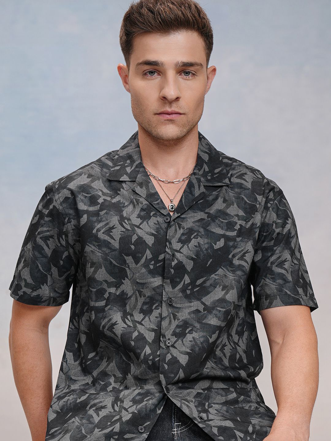 

LOCOMOTIVE Premium Men Grey & Blue Melange Printed Cuban Collar Relaxed Shirt