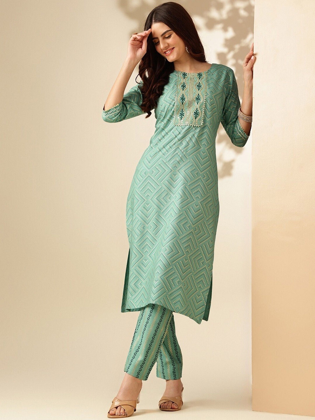 

PHYSIL Women Floral Printed Regular Pure Cotton Kurta with Trousers, Green