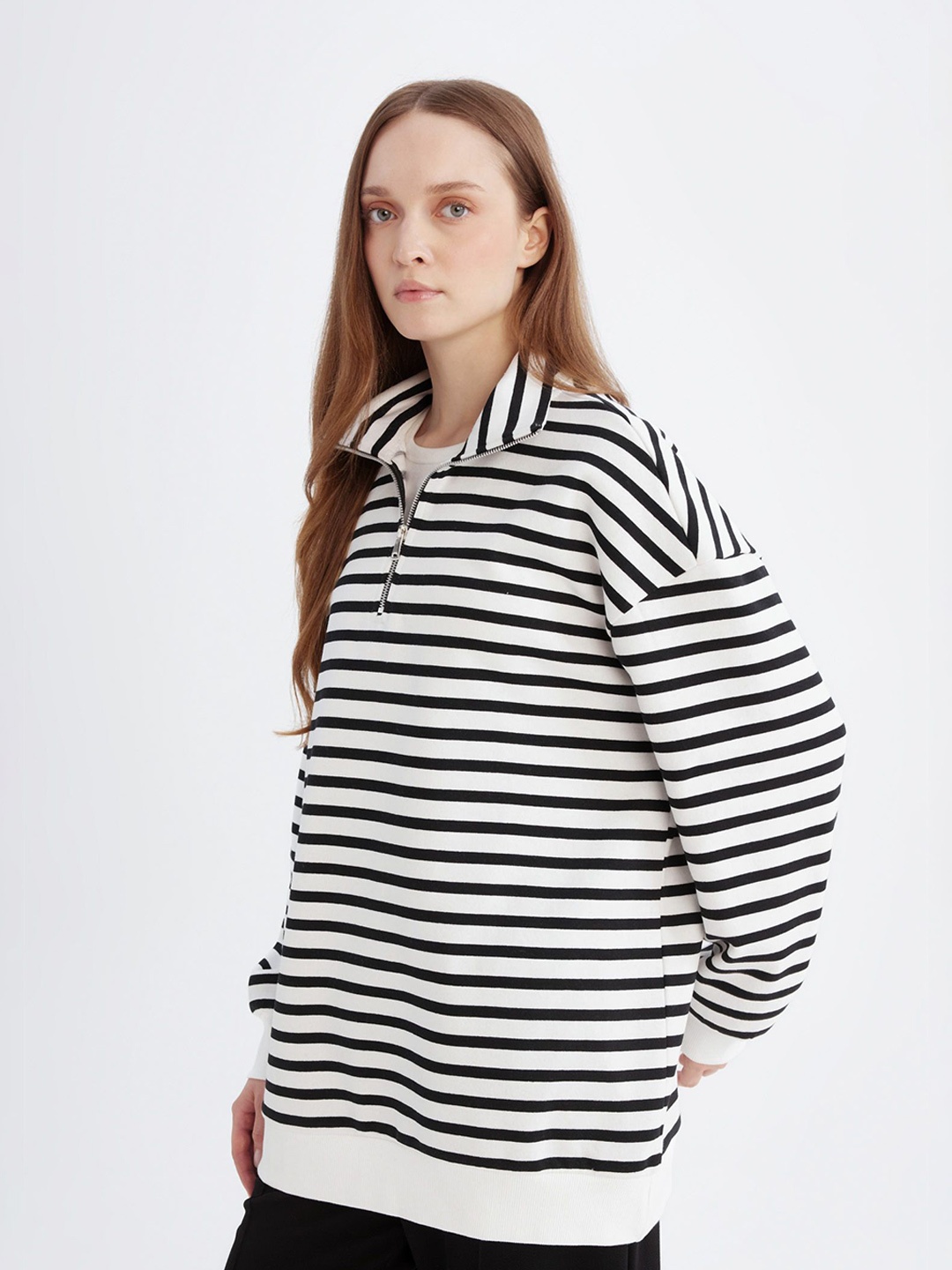 

DeFacto Striped Sweatshirt, Black