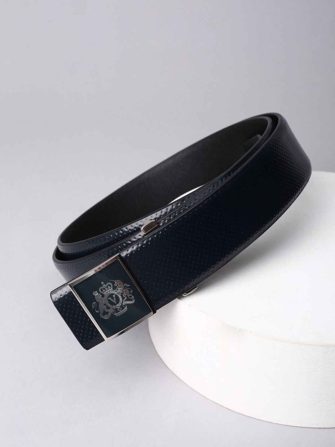 

Van Heusen Men Textured Leather Formal Belt, Navy blue