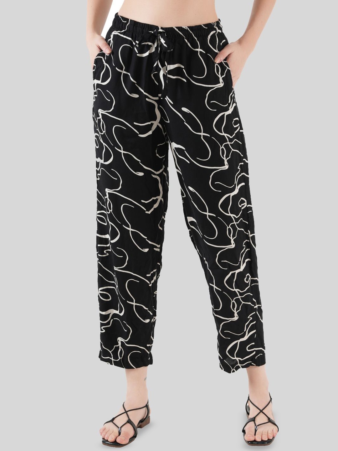 

Style Shoes Women Printed Mid-Rise Lounge Pants, Black