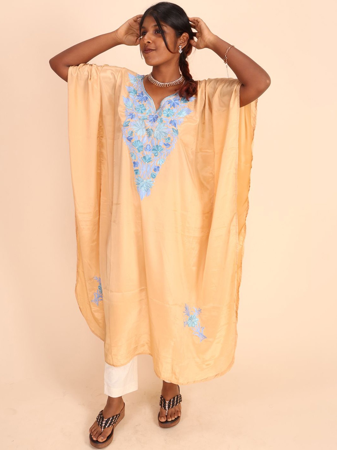 

Avishya Women Handloom Sozni Embroidered Crepe Silk Kaftan Kurta, Beige