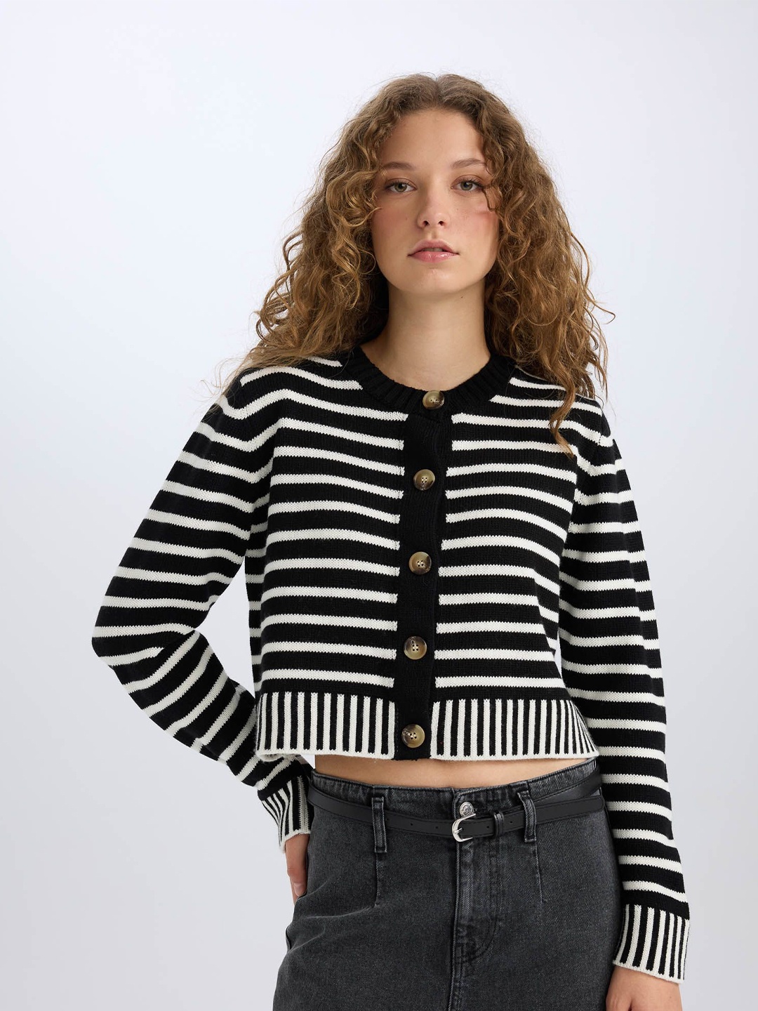 

DeFacto Women Striped, Black