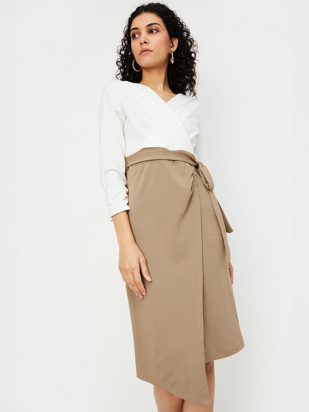 

max Women Colourblocked Wrap Dress, Beige