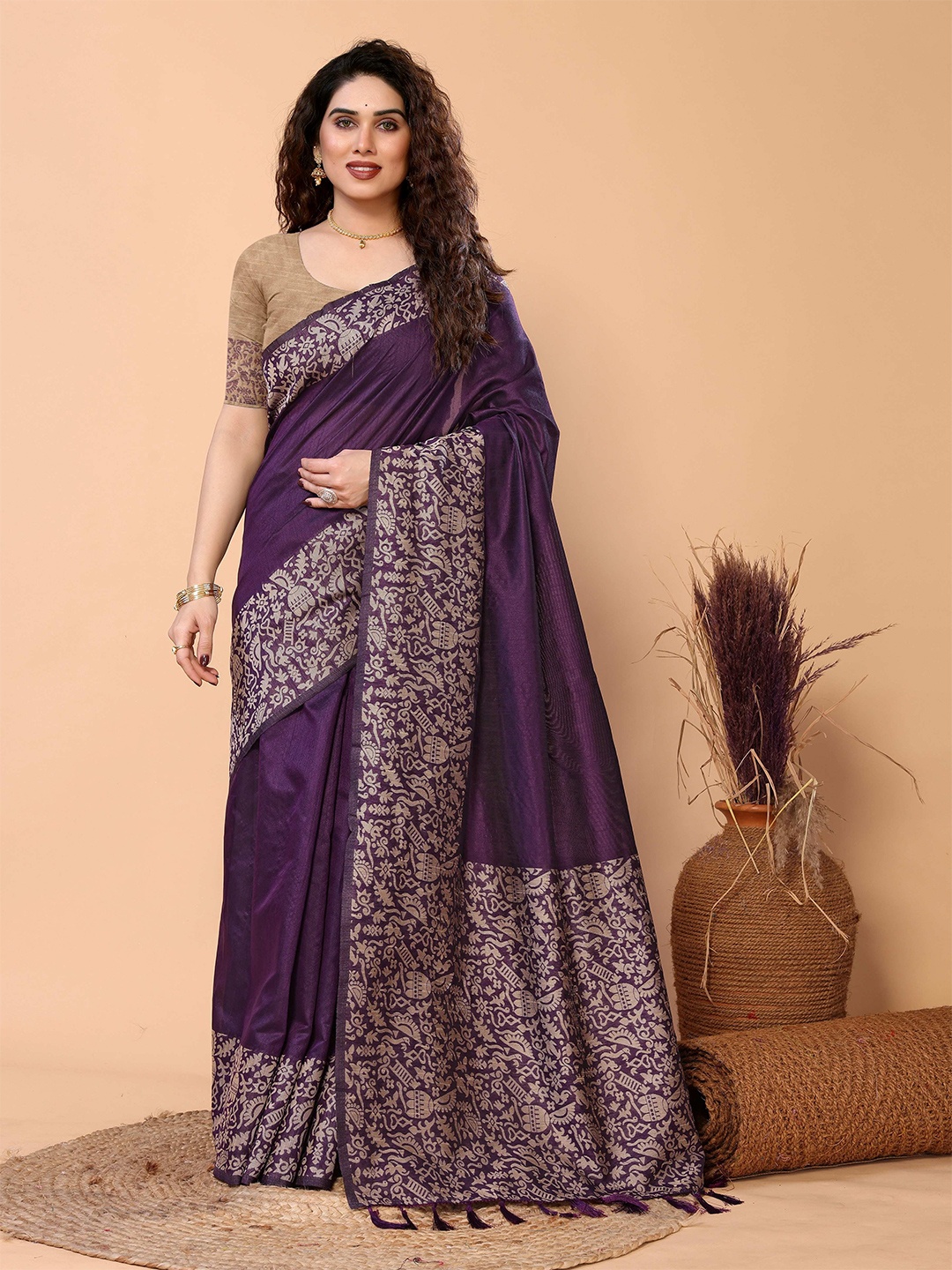 

HEER FASHION Woven Design Silk Blend Handloom Saree, Magenta