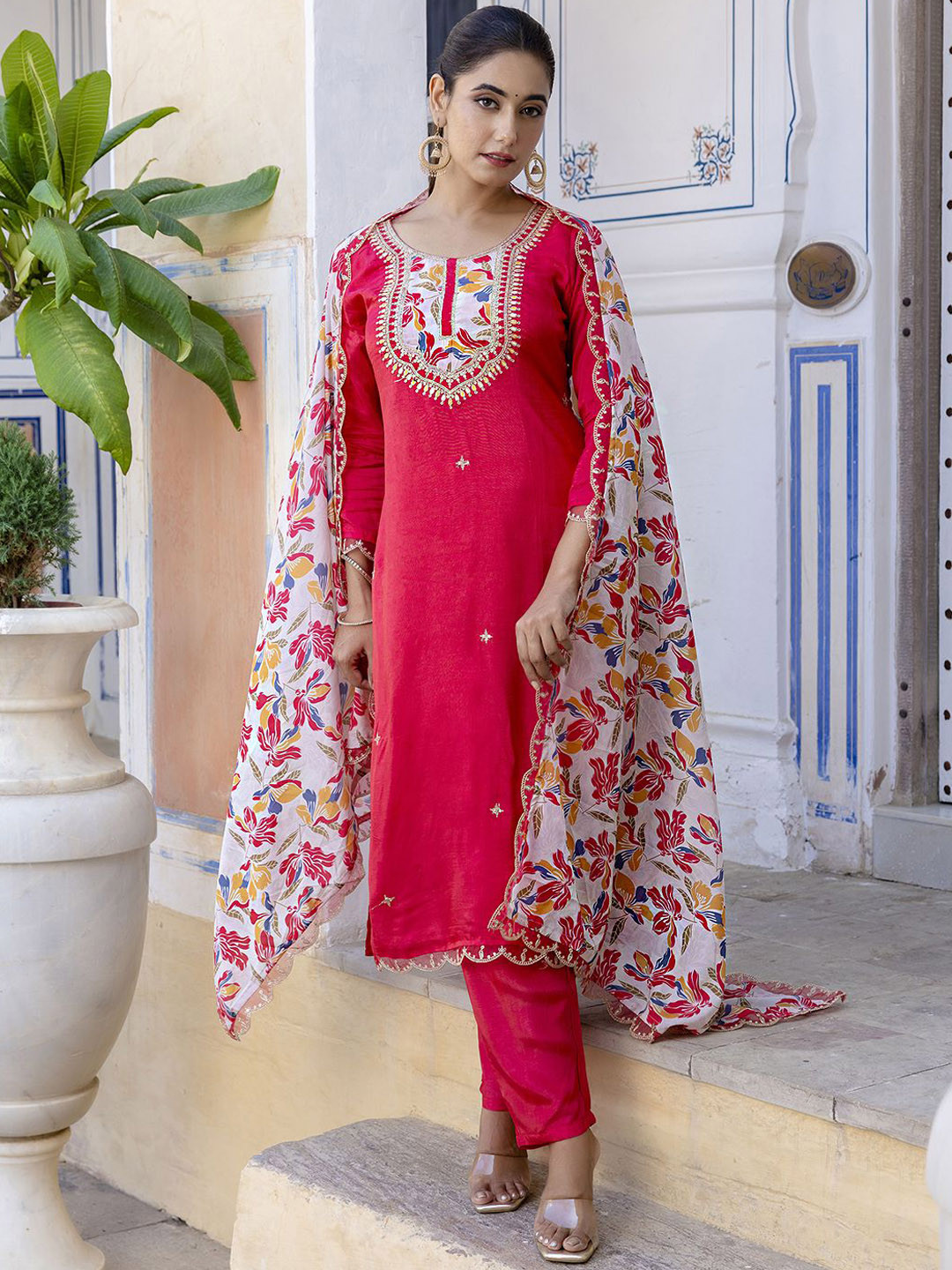 

Navlik Women Ethnic Motifs Embroidered Regular Sequinned Kurta with Trousers & With Dupatta, Red