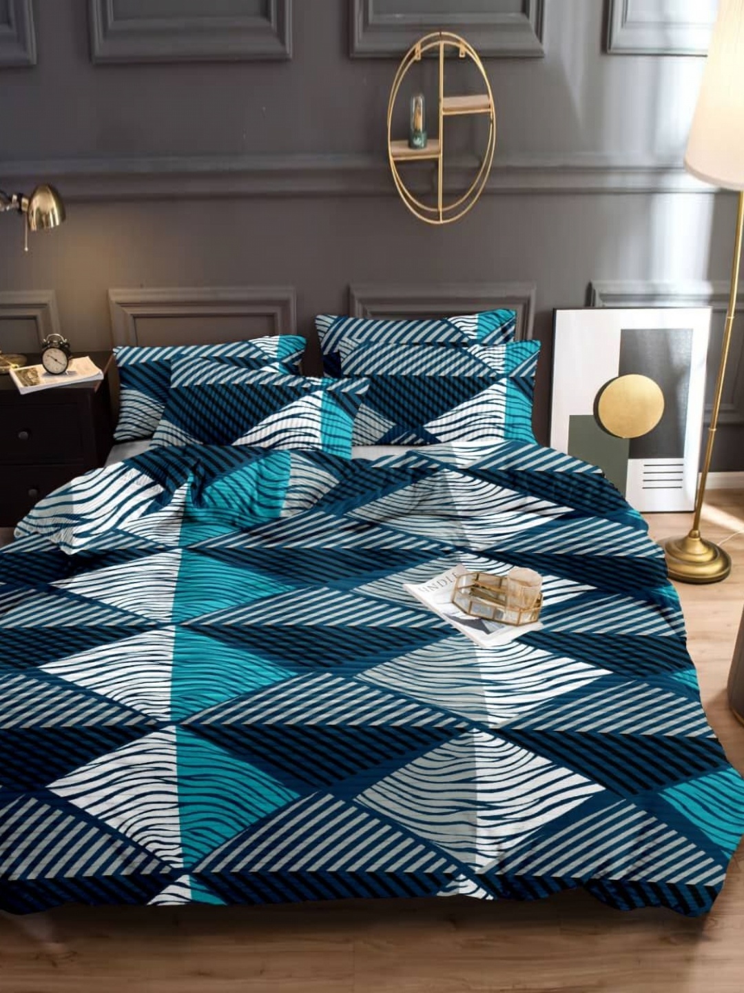 

BREVARD Blue 260 TC Queen Bedsheet with 2 Pillow Covers