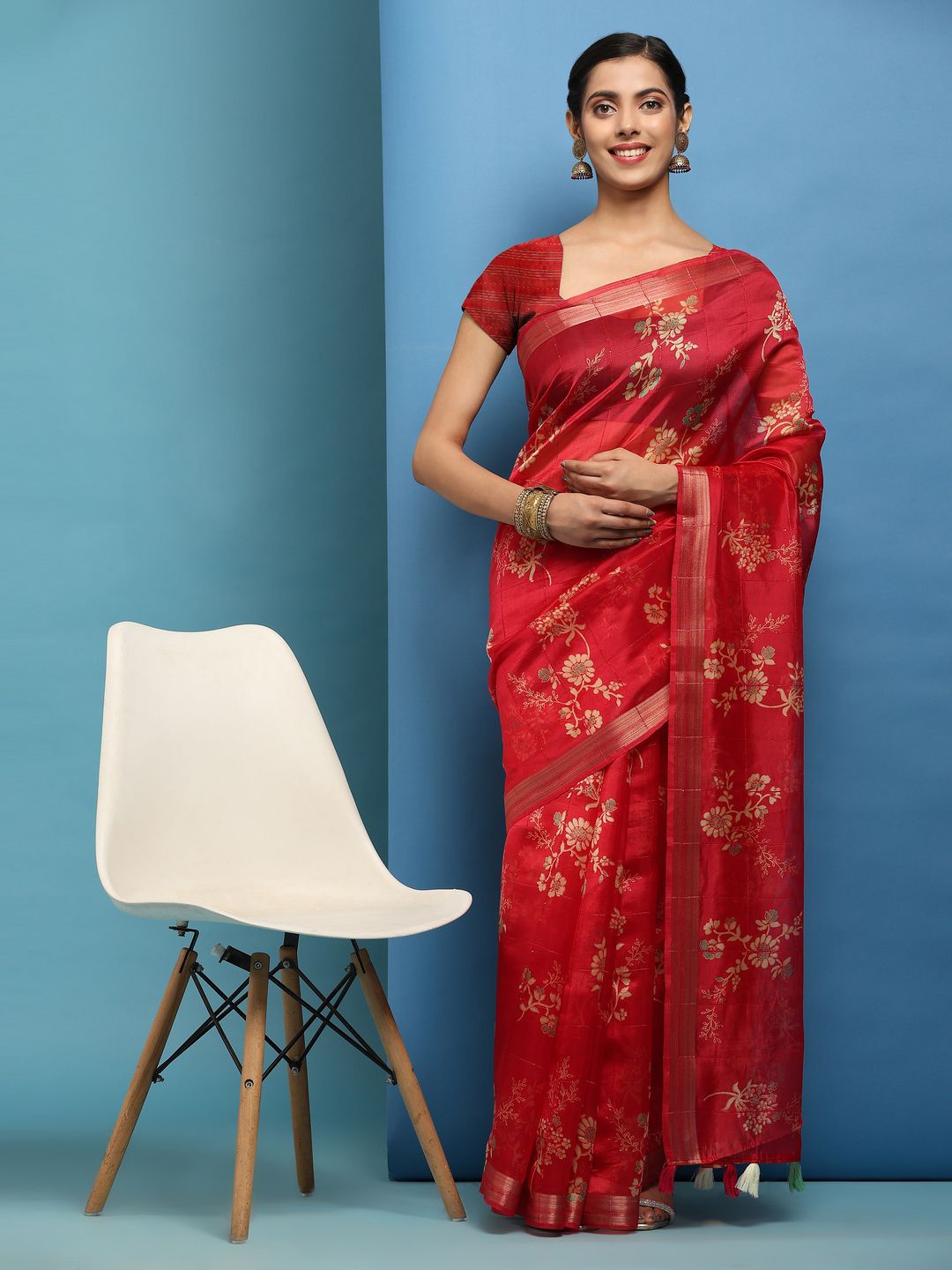 

Anouk Ethnic Motifs Zari Linen Blend Saree, Red
