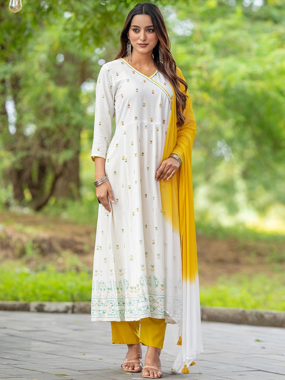 

MITTOO Women Ethnic Motifs Embroidered Angrakha Kurti with Trousers & With Dupatta, White