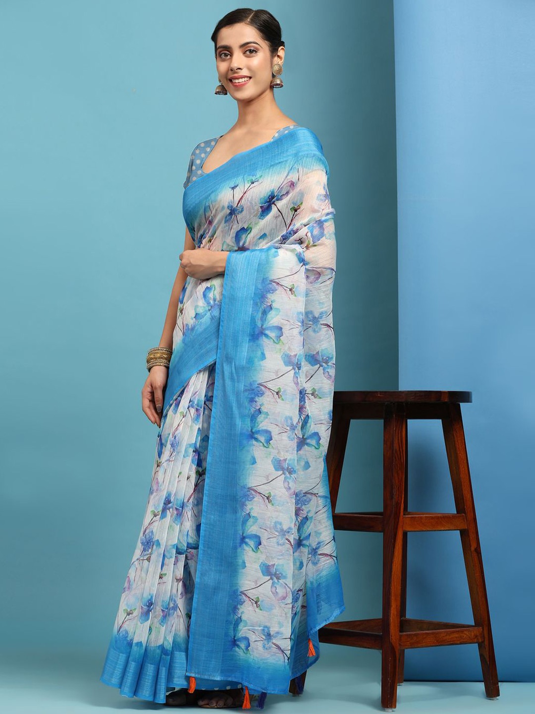 

Anouk Ethnic Motifs Zari Linen Blend Saree, White