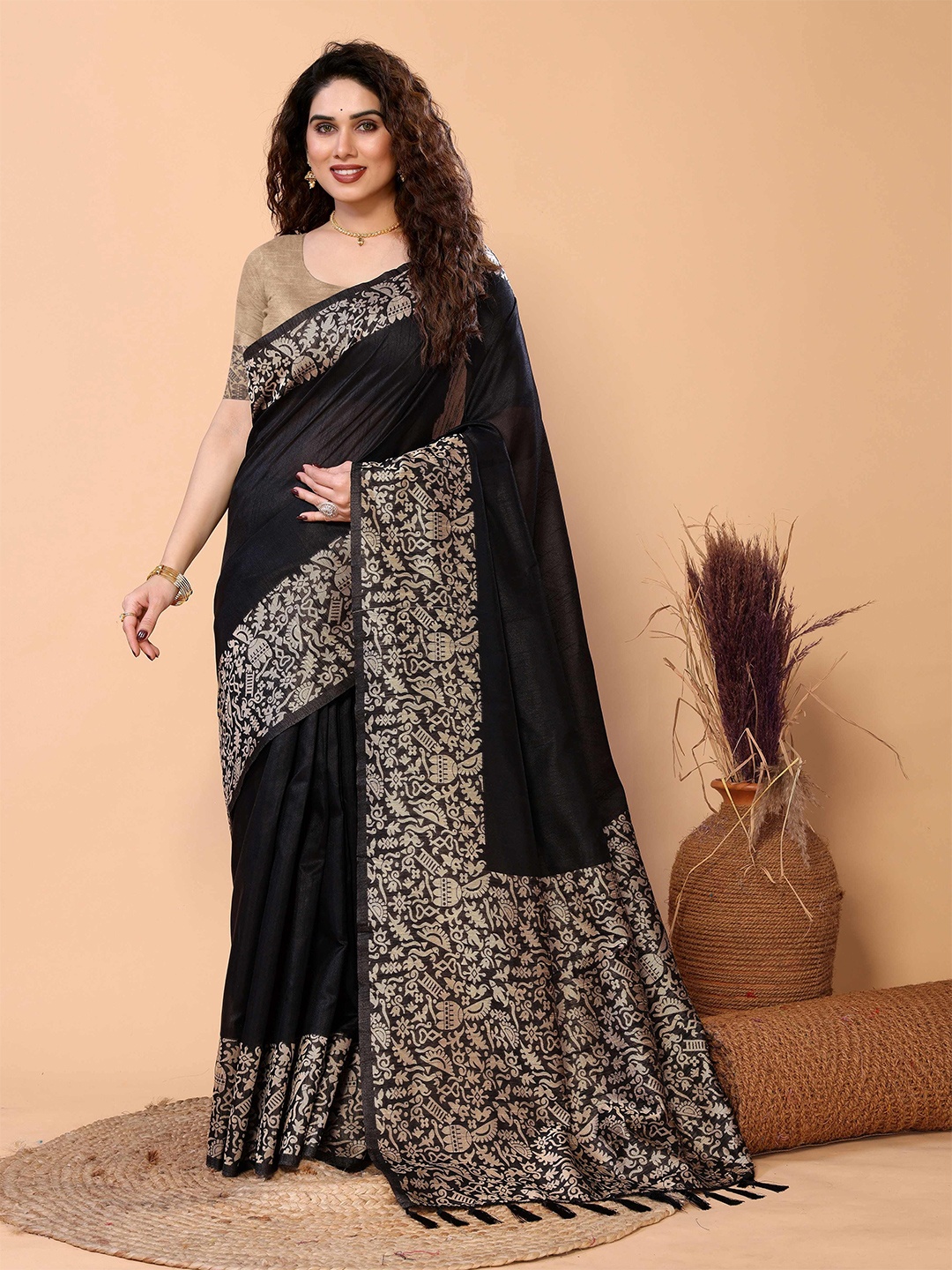 

HEER FASHION Woven Design Handloom Saree, Black