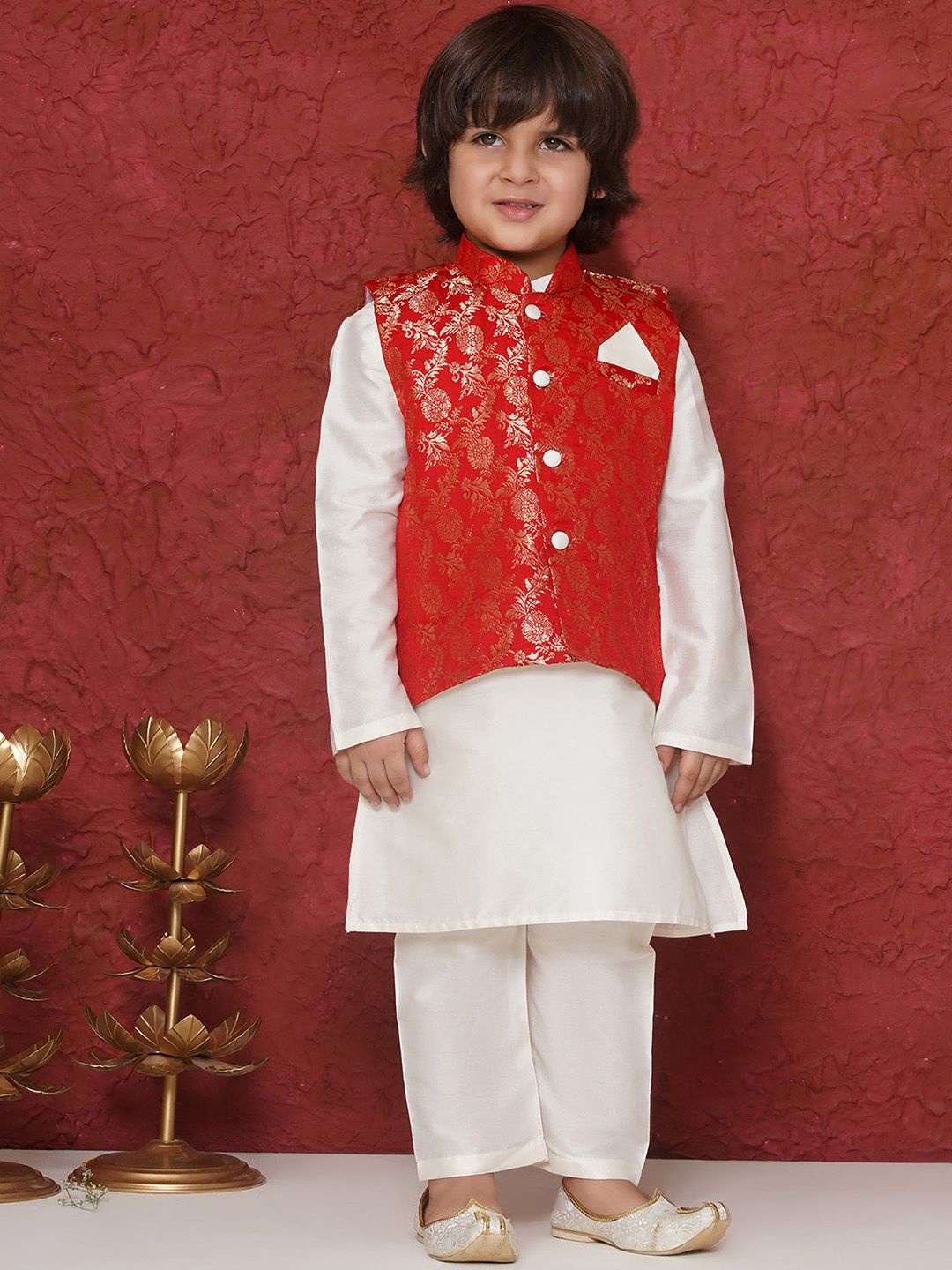 

Aj DEZInES Boys Regular Kurta with Pyjamas, White