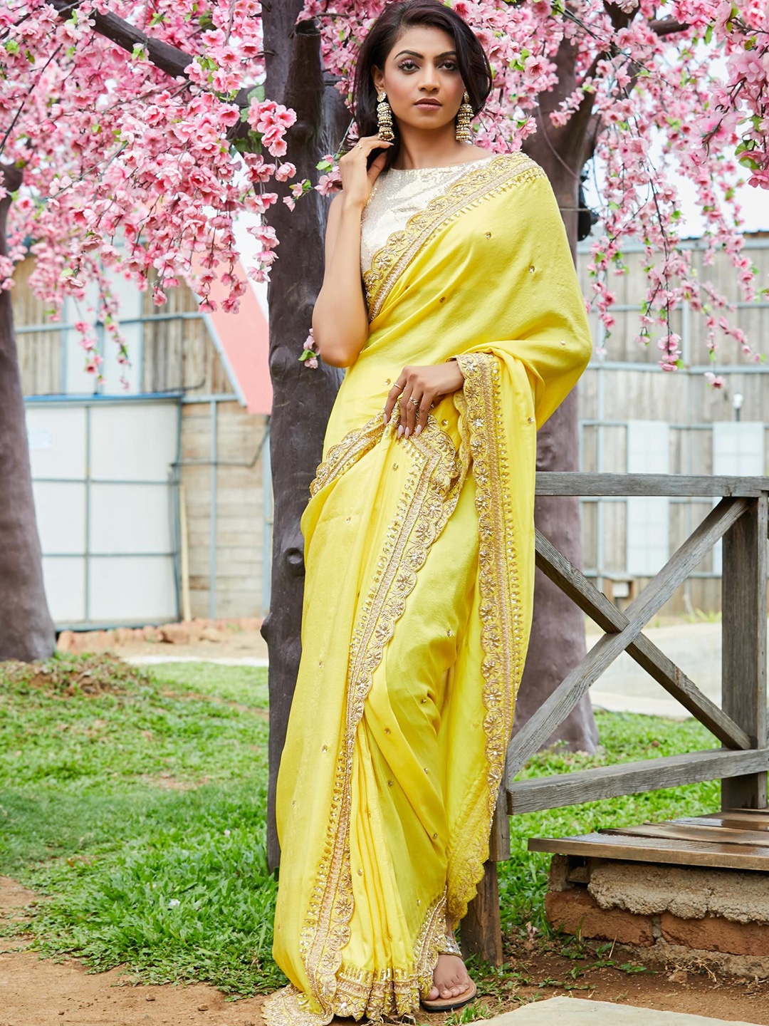 

House of Deepthi Ethnic Motifs Sequinned Pure Silk Saree, Yellow