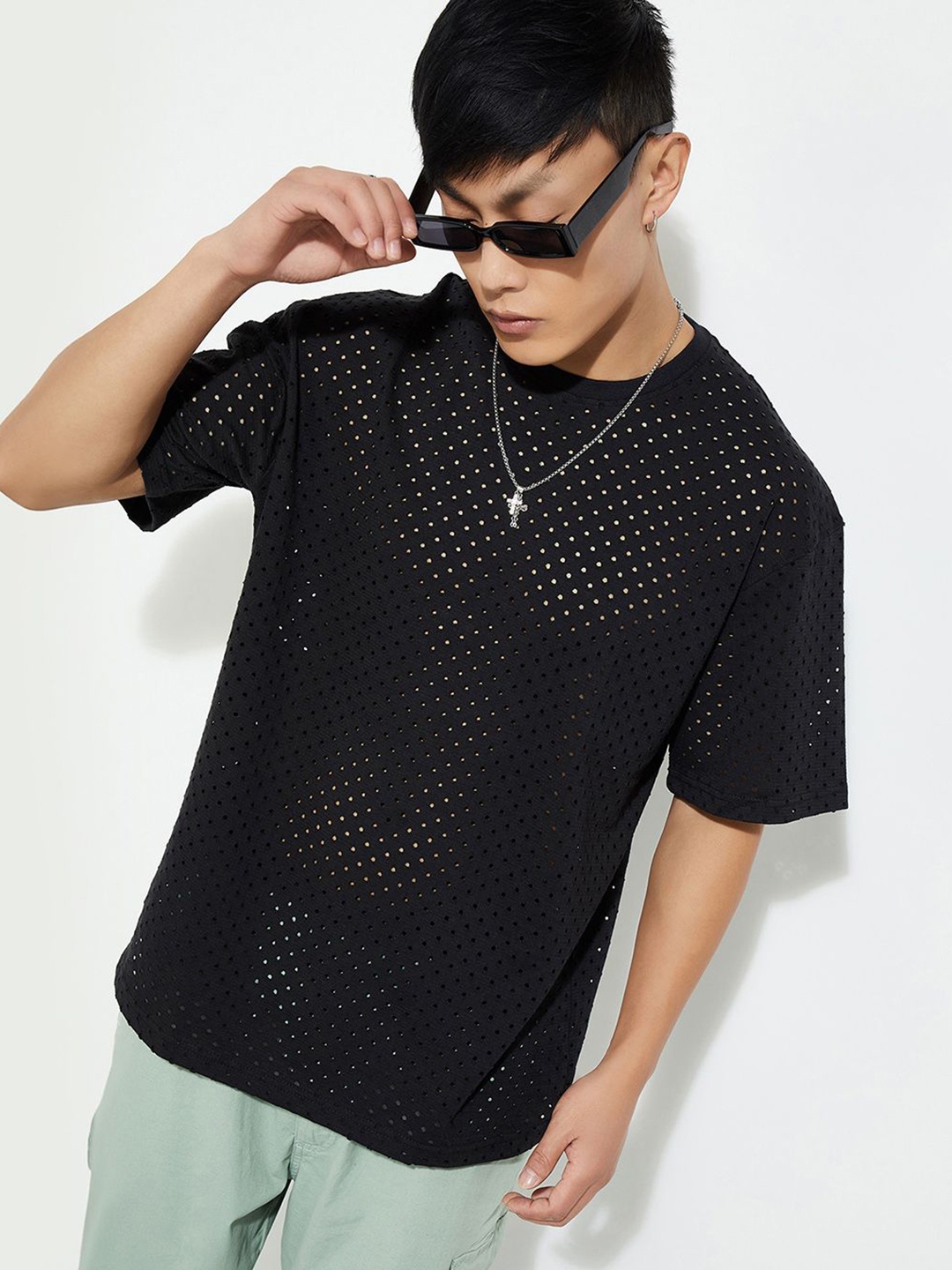 

MAX URB_N Men Oversized Cut-Out T-shirt, Black