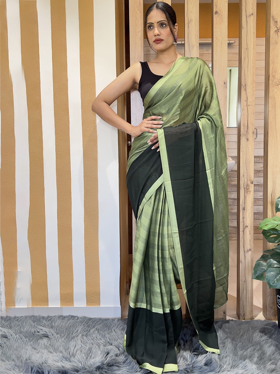 

KAYOMMI Colourblocked Pure Chiffon Ready to Wear Saree, Green