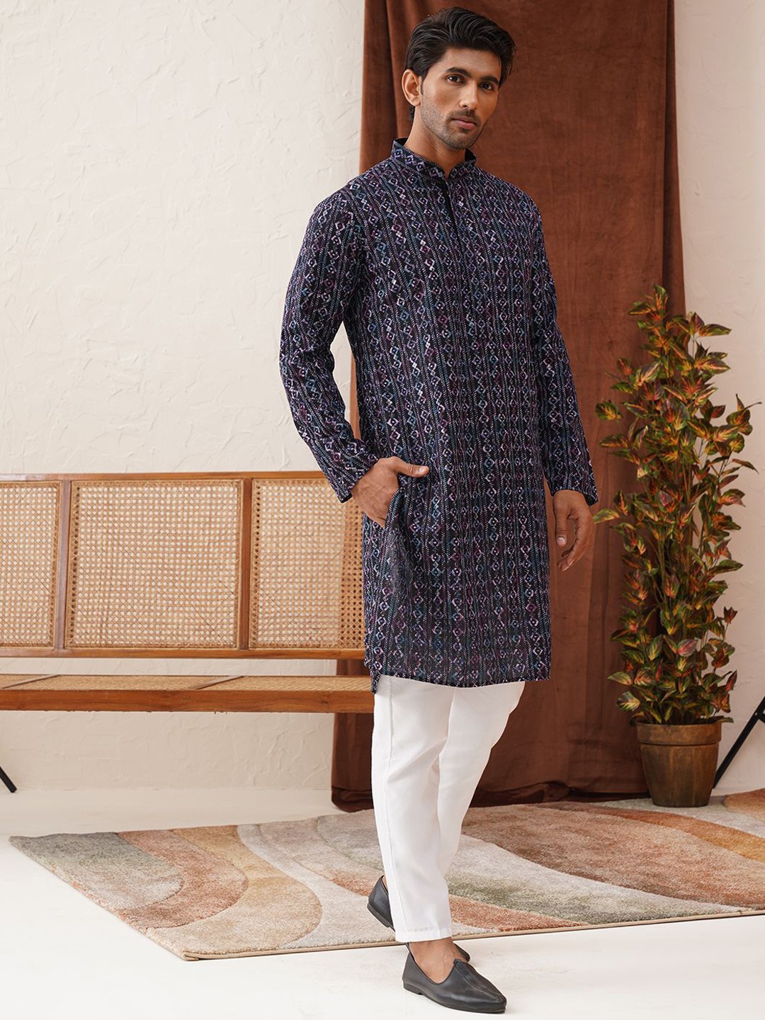 

Jompers Men Embroidered Regular Sequinned Kurta with Pyjamas, Navy blue