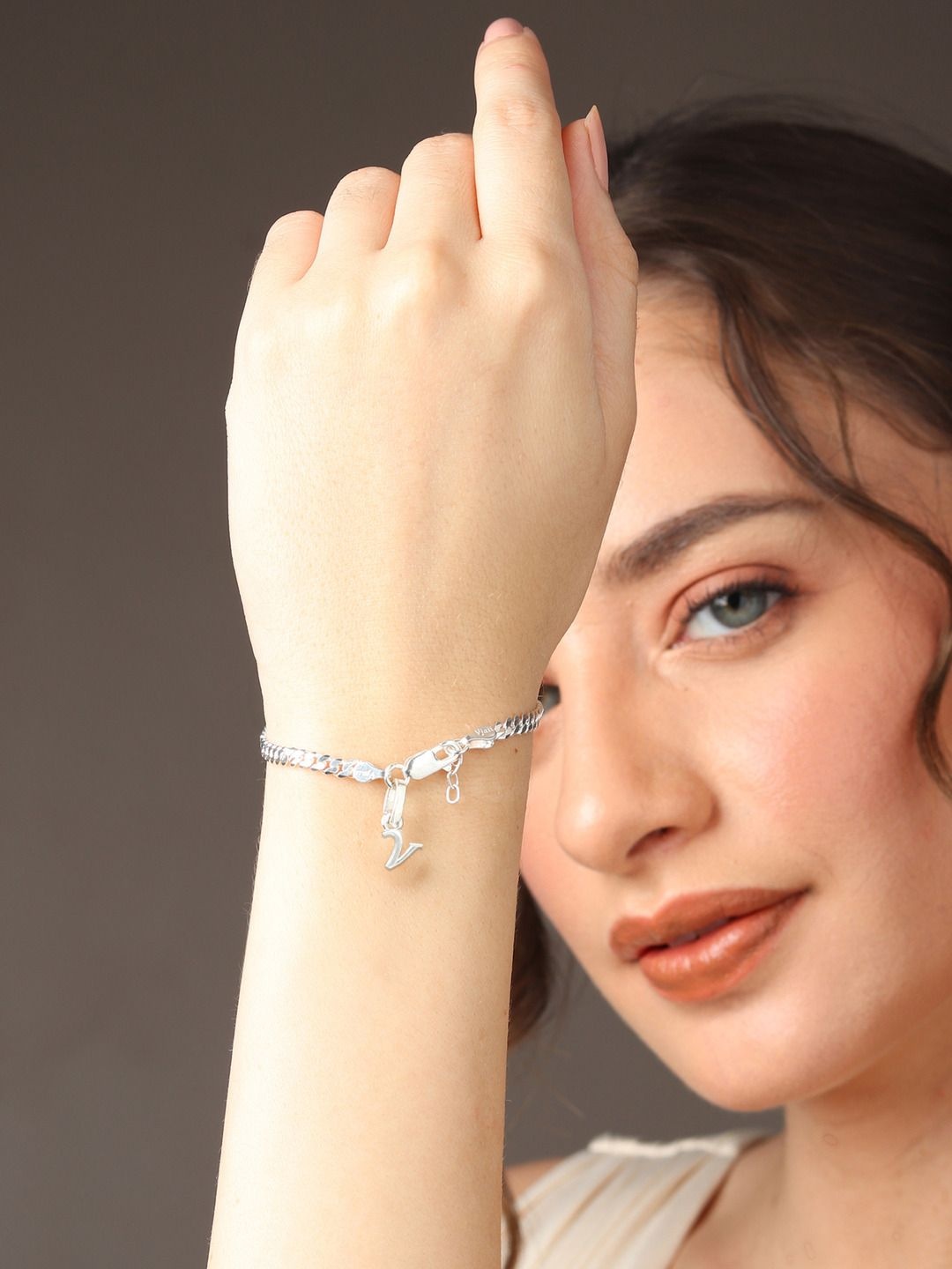 

AKSHAT SAPPHIRE Women Sterling Silver Link Bracelet