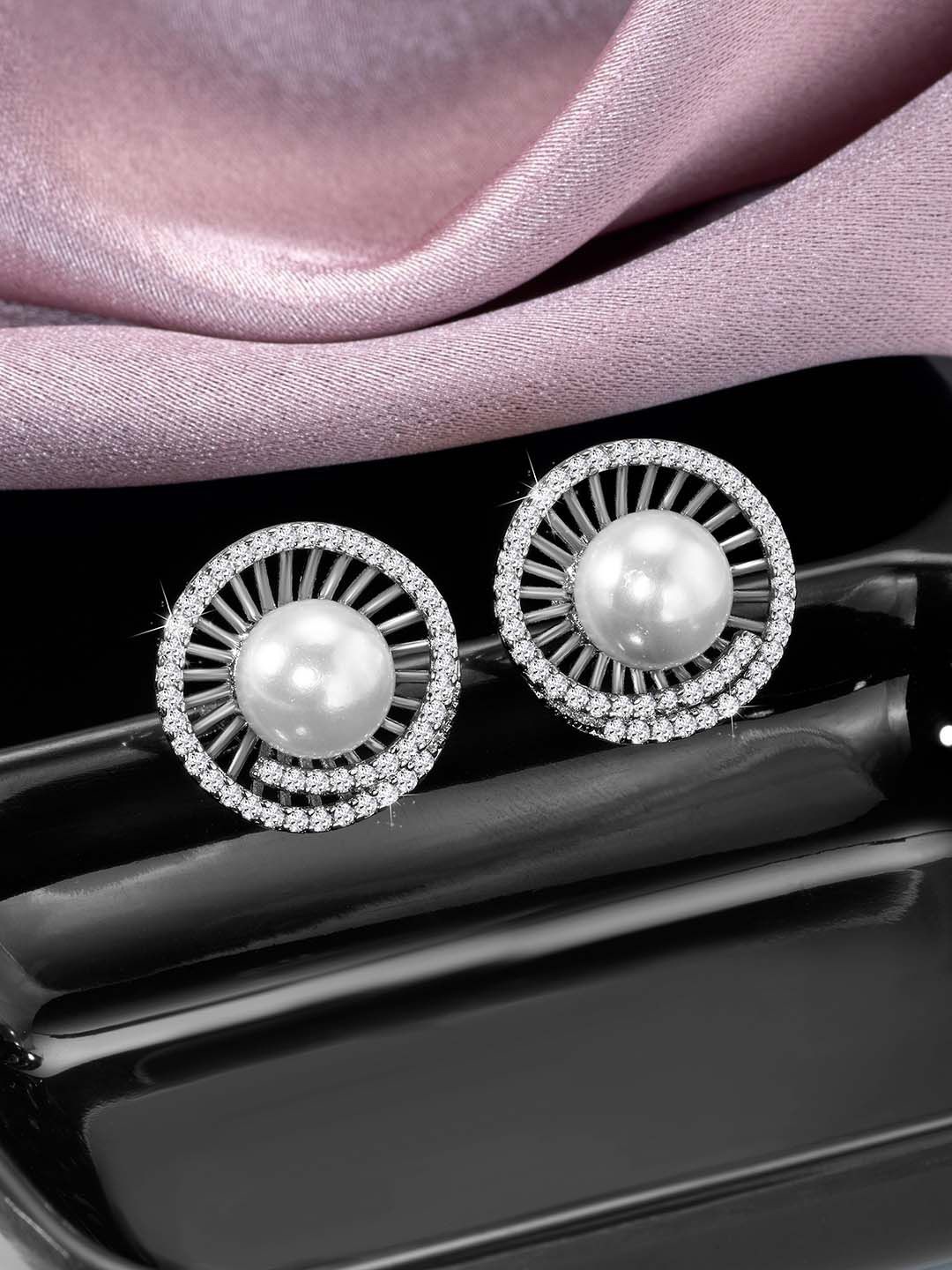 

Peora Contemporary Studs Earrings, Silver