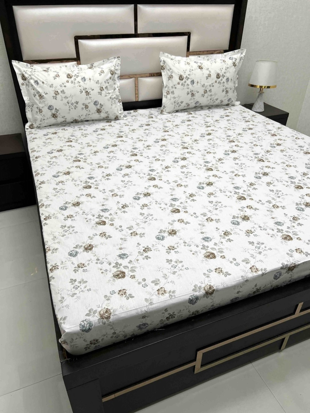 

Pure Decor Cotton King Size Double Bed Bedsheet With 2 Pillow Covers 108 in X 108 in, White