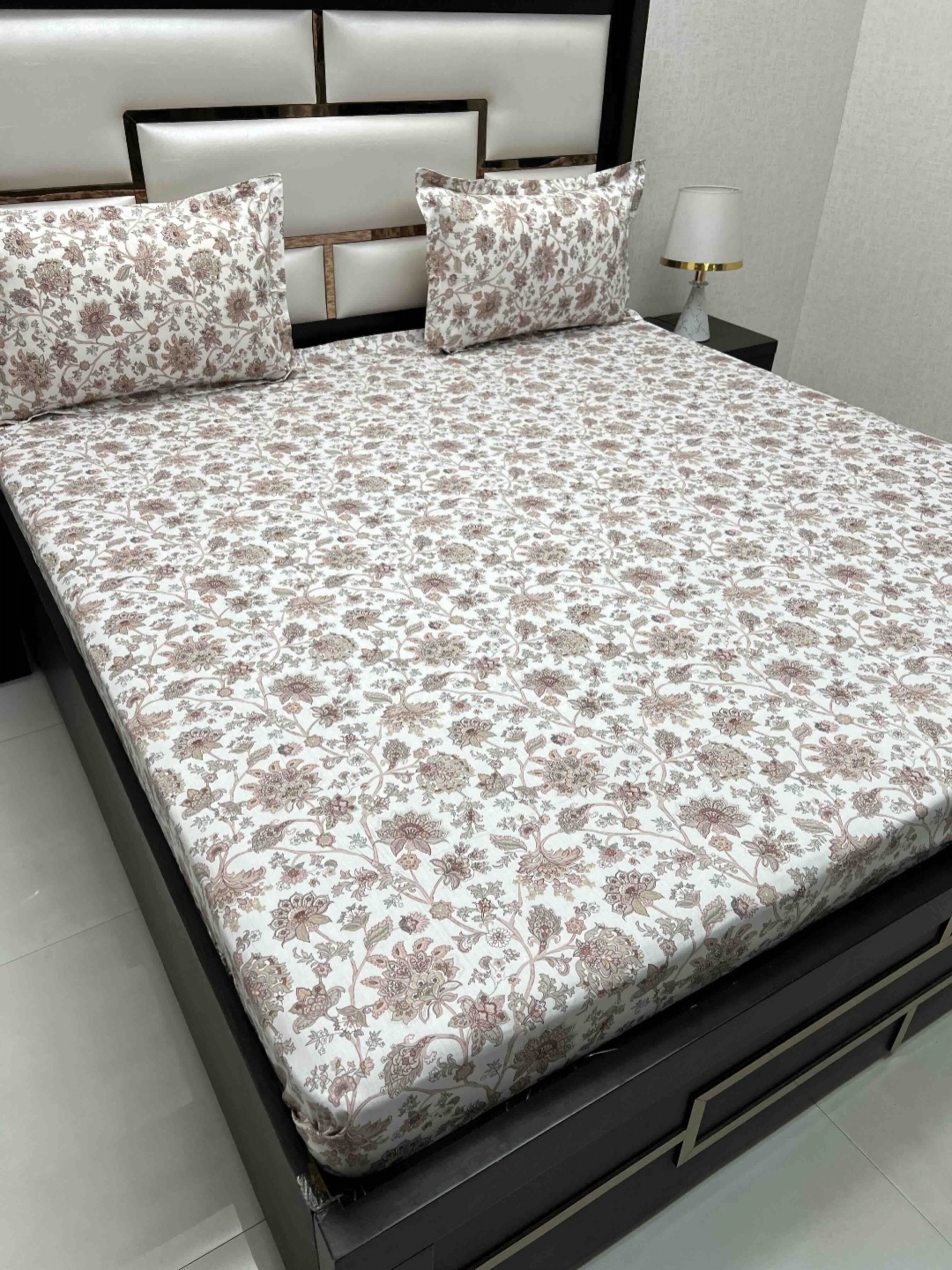 

Pure Decor Villa Brown Floral Printed Pure Cotton 380 TC King Bedsheet Set 2.73 x 2.76 m