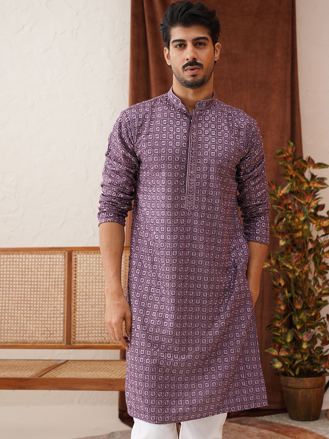 

Jompers Men Geometric Embroidered Sequinned Kurta, Purple