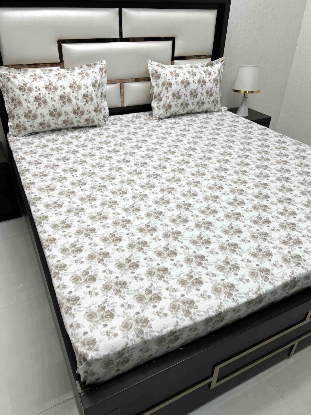 

Pure Decor White & Brown Floral 250 TC King Bedsheet with 2 Pillow Covers