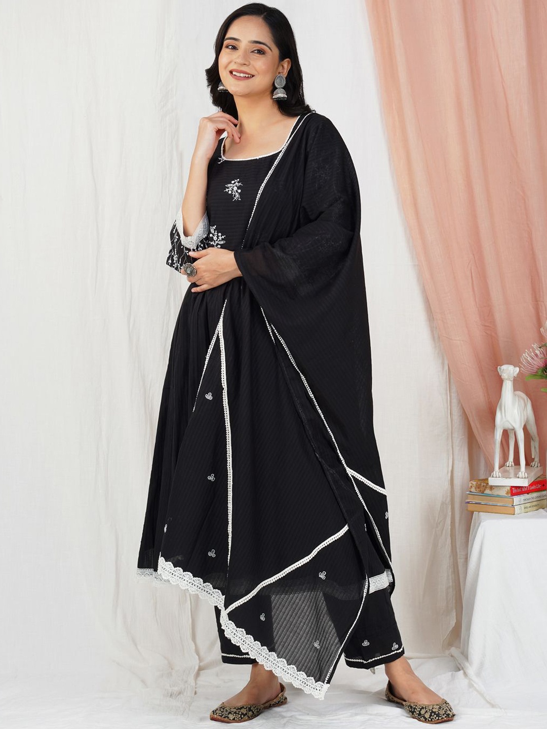 

zuri Floral Embroidered Regular Pure Cotton Anarkali Kurta With Trouser With Dupatta, Black