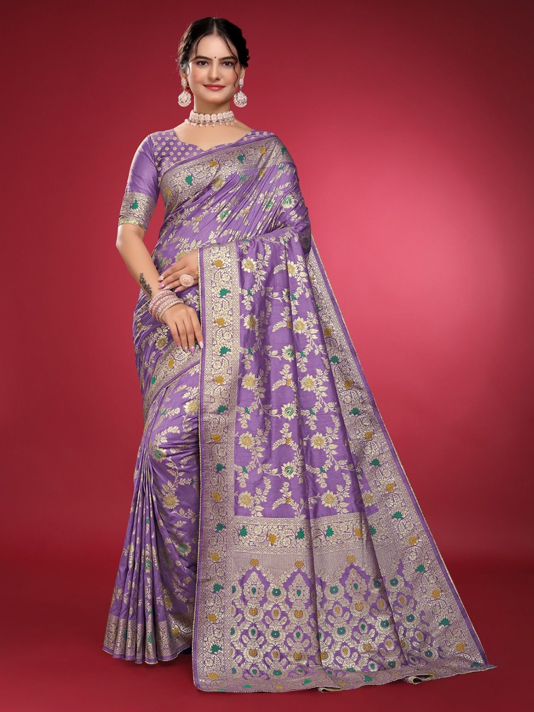 

Aagiri Woven Design Zari Banarasi Saree, Magenta