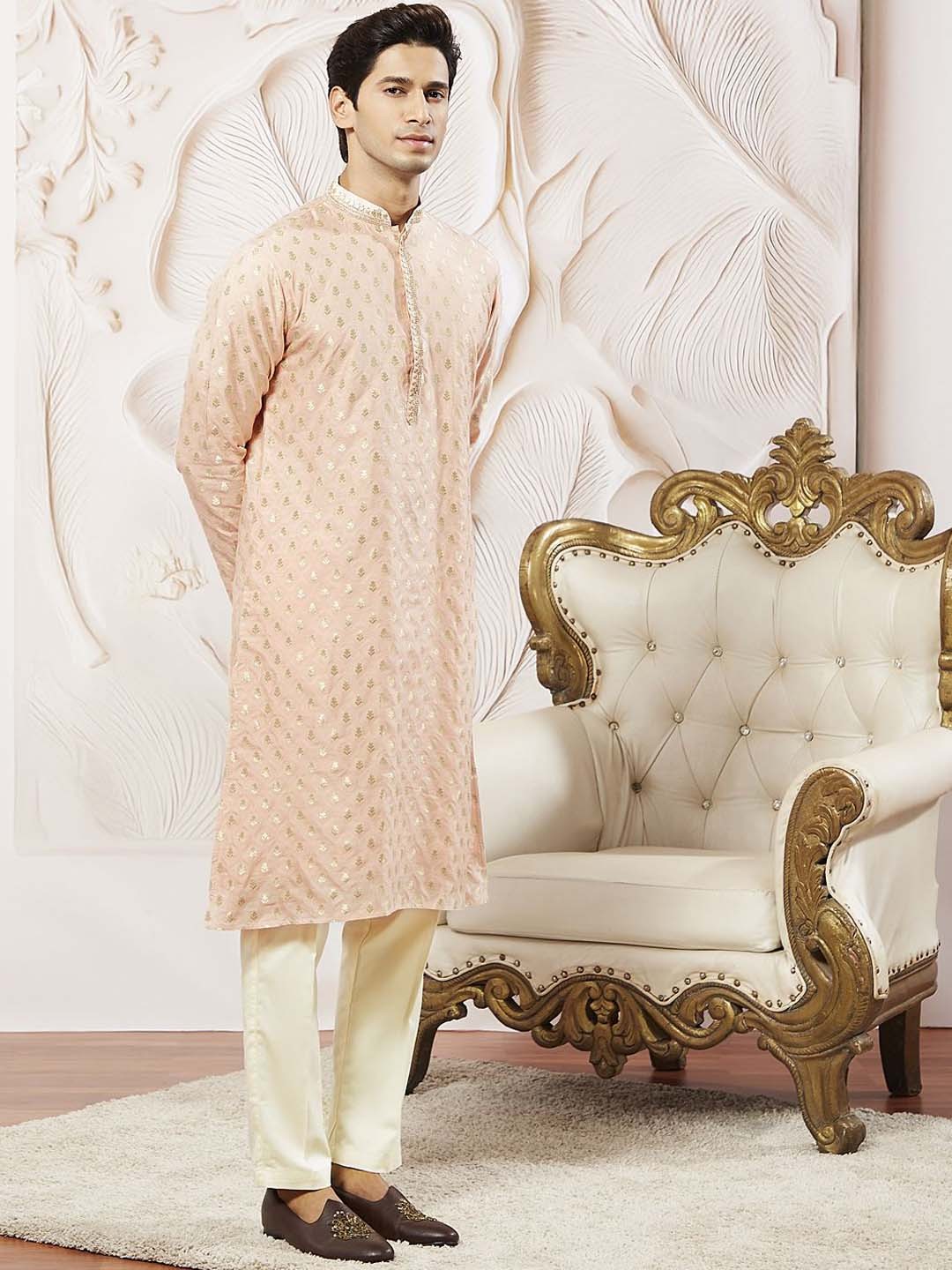 

VASTRAMAY Men Ethnic Motifs Regular Sequinned Kurta with Trousers, Peach