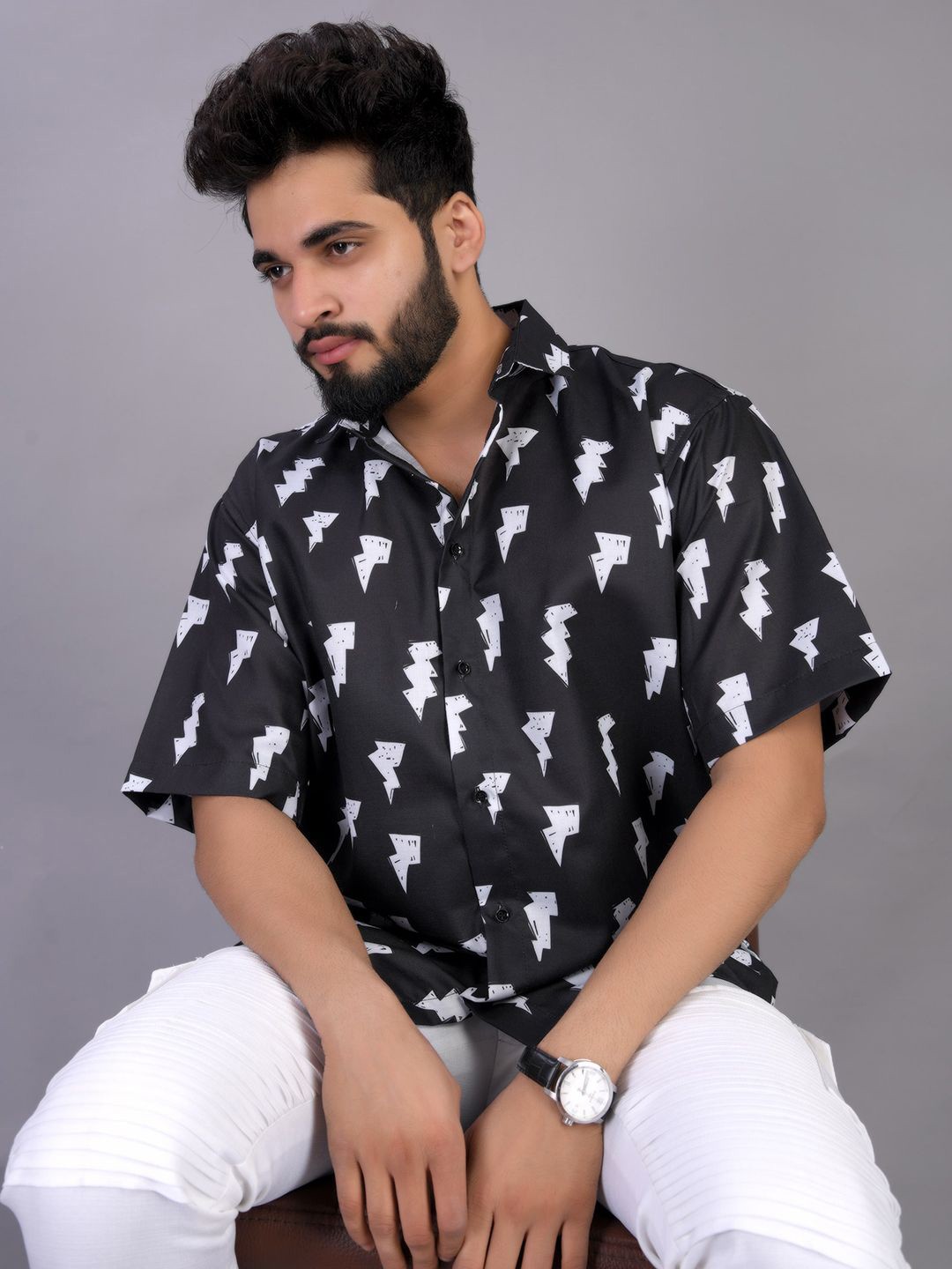 

BOWLIFESTYLE Men Classic Spread Collar Conversational Printed Cotton Casual Shirt, Black