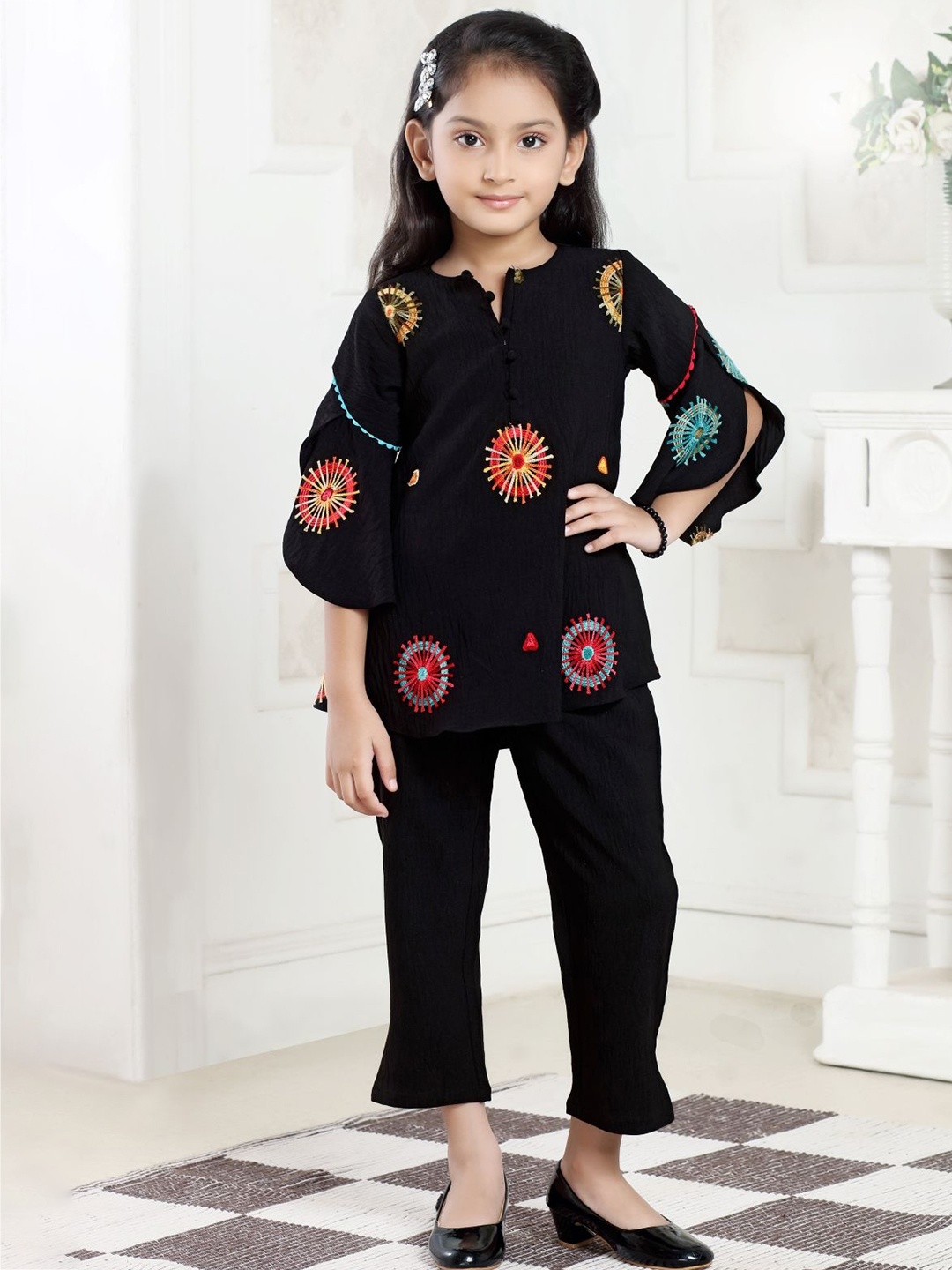 

Lei-Chie Girls Top with Trousers, Black