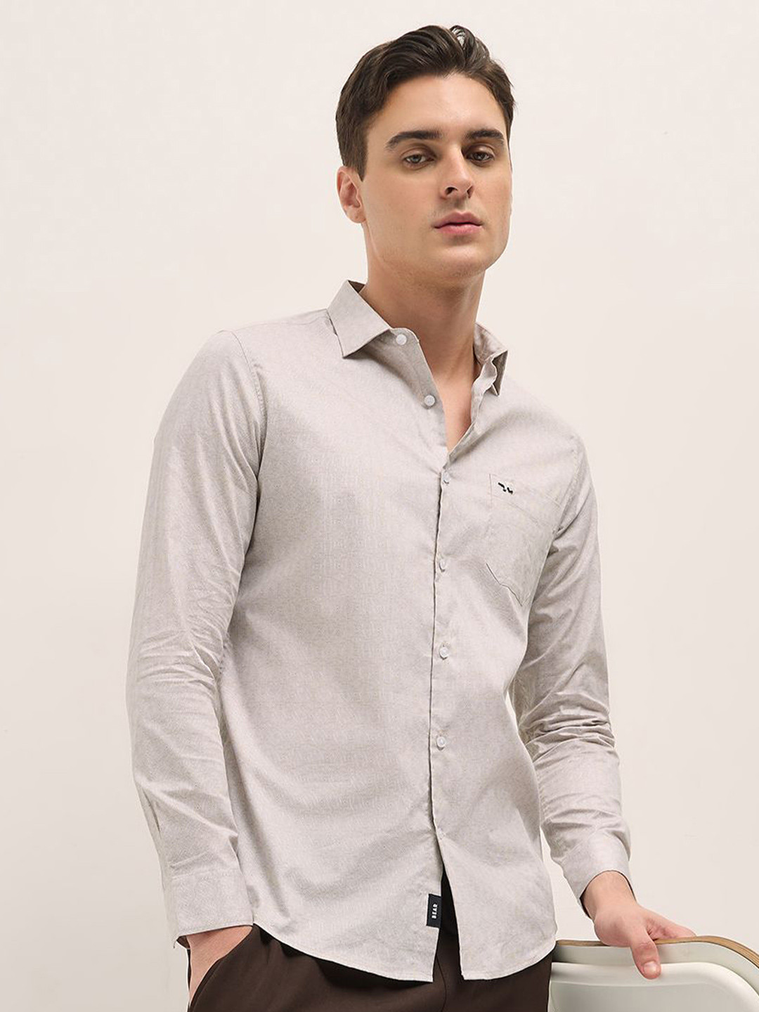 

THE BEAR HOUSE Men Spread Collar Geometric Printed Cotton Tailored Fit Formal Shirt, Beige