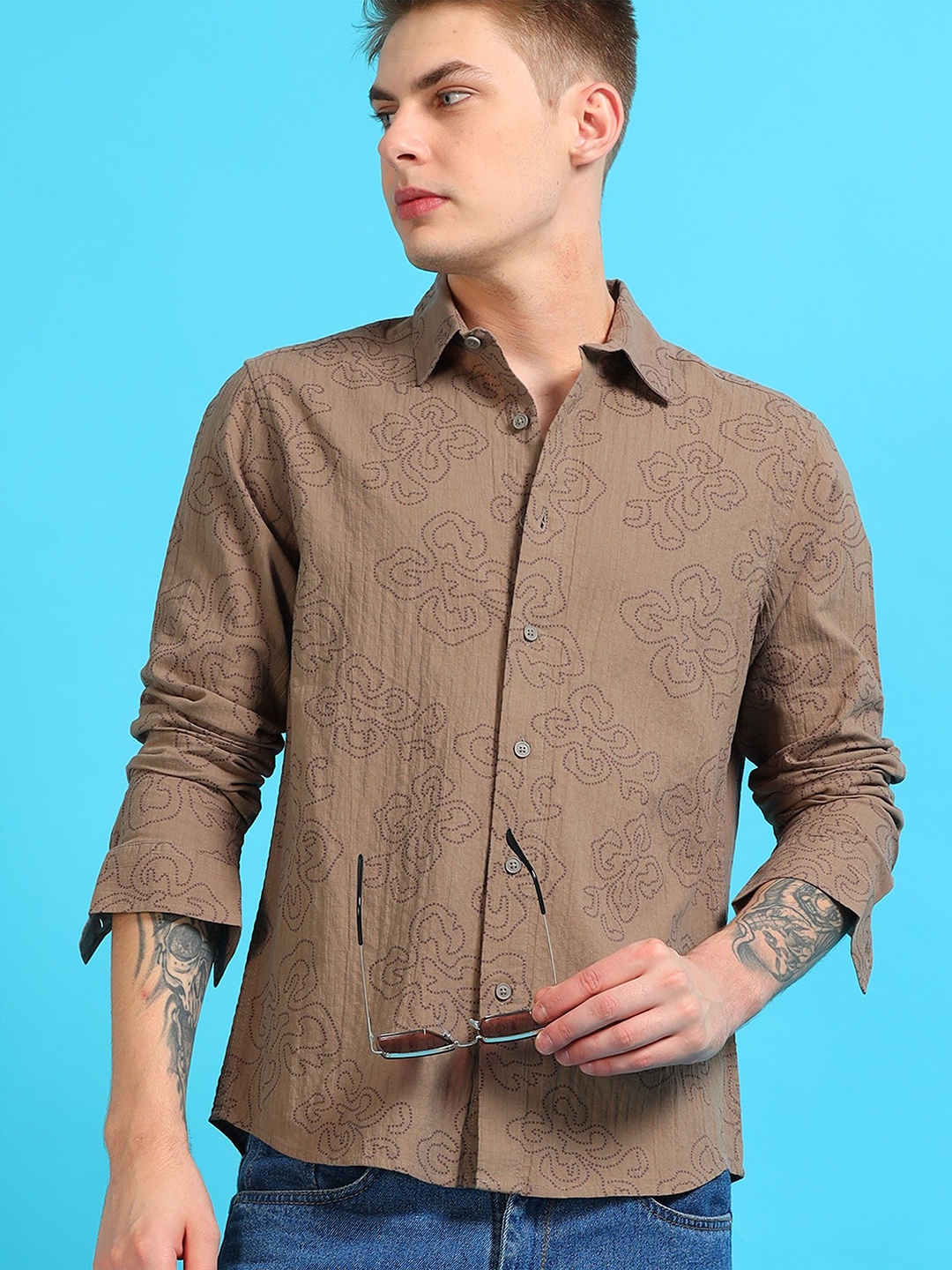 

StitchX Men Full Sleeve Creased Effect Crinkled Printed Cotton Spread Collar Shirt, Khaki