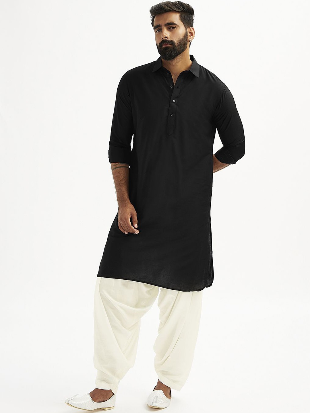 

VASTRAMAY Men Regular Kurta with Patiala, Black