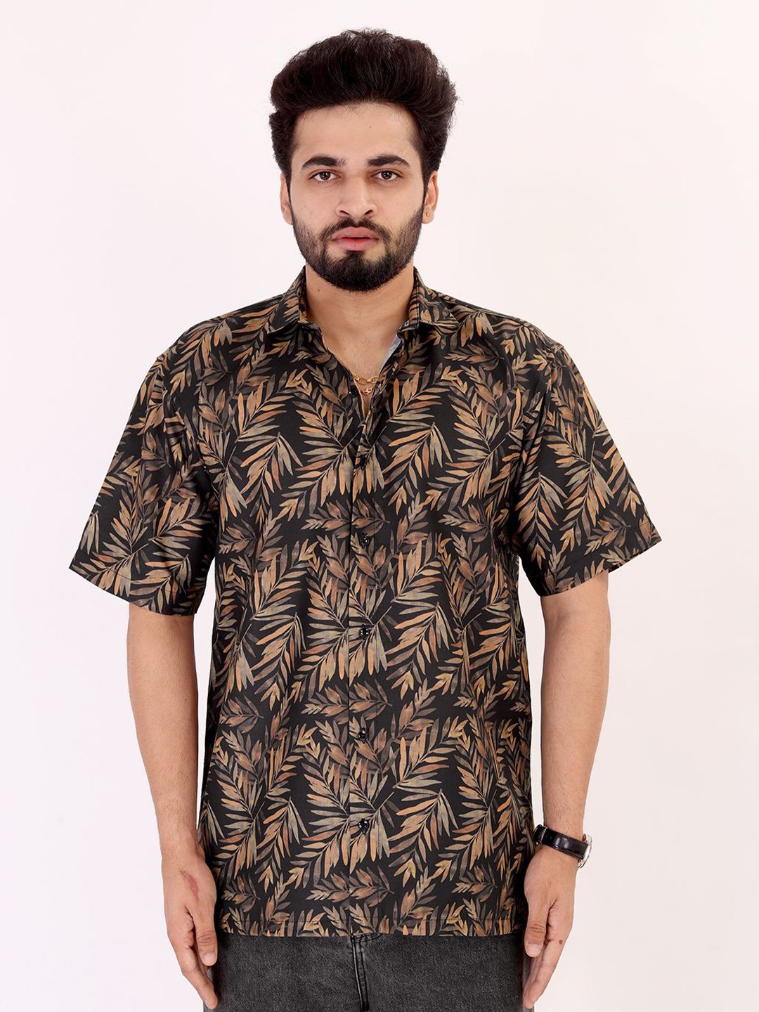 

BOWLIFESTYLE Men Classic Fit Spread Collar Floral Printed Cotton Casual Shirt, Black