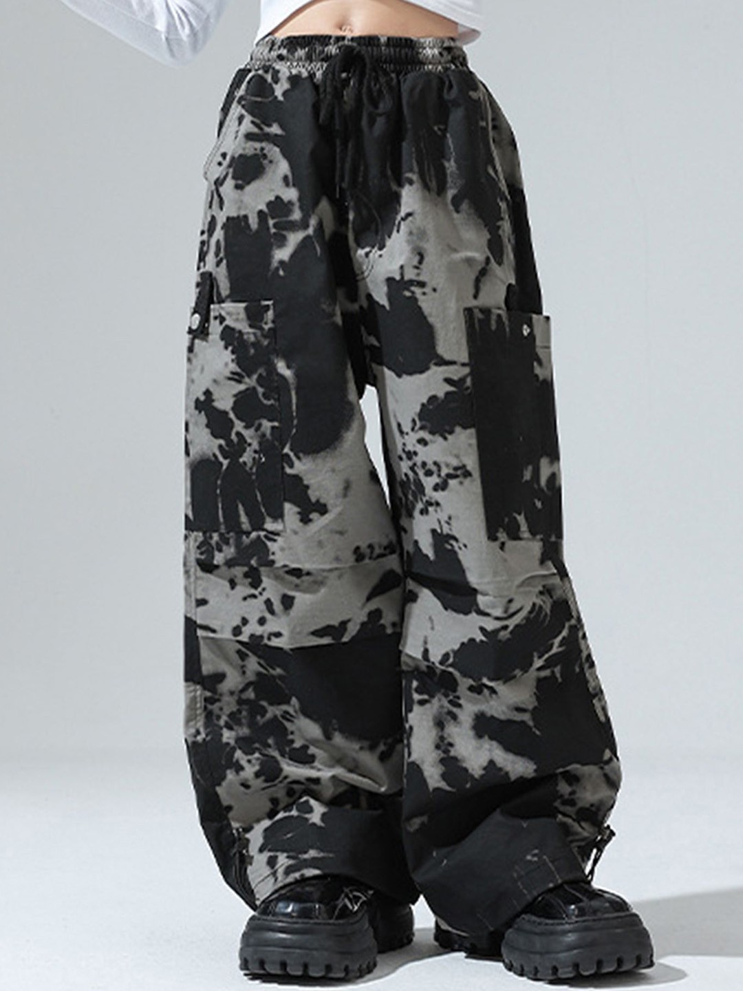 

LULU & SKY Girls Camouflage Printed Loose Fit High-Rise Trousers, Black