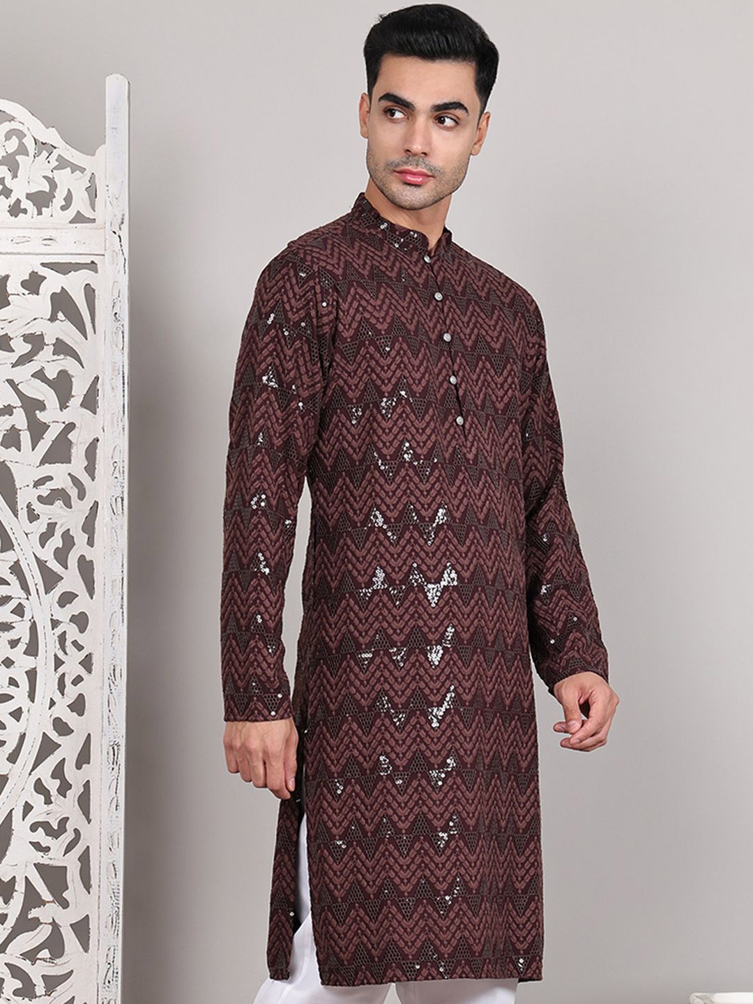 

Jompers Men Geometric Embroidered Sequinned Kurta, Coffee brown
