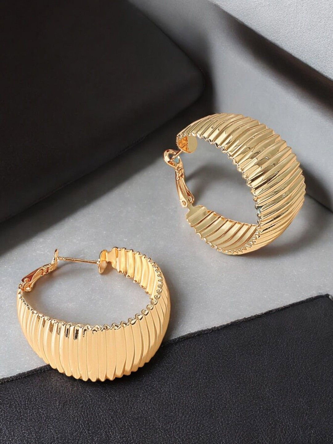 

OOMPH Contemporary Hoop Earrings, Gold