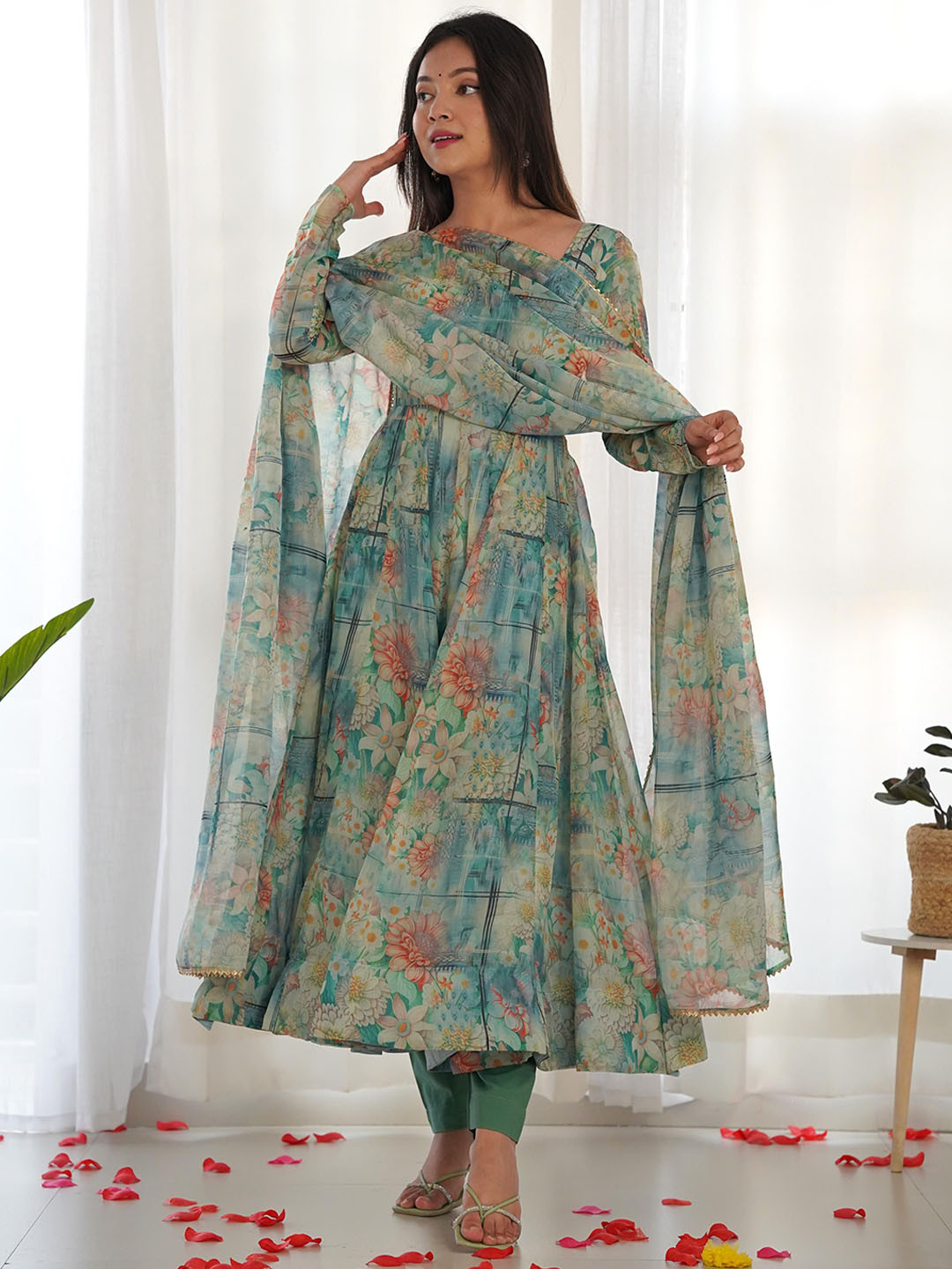 

Fusionic Women Floral Printed Regular Kurta with Trousers & With Dupatta, Blue