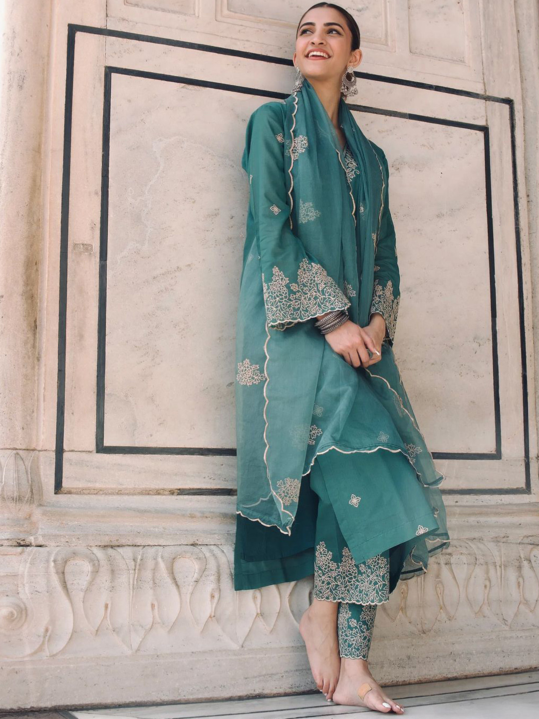 

Royal Export Floral Embroidered Thread Work V-Neck Straight Kurta With Palazzo & Dupatta, Green