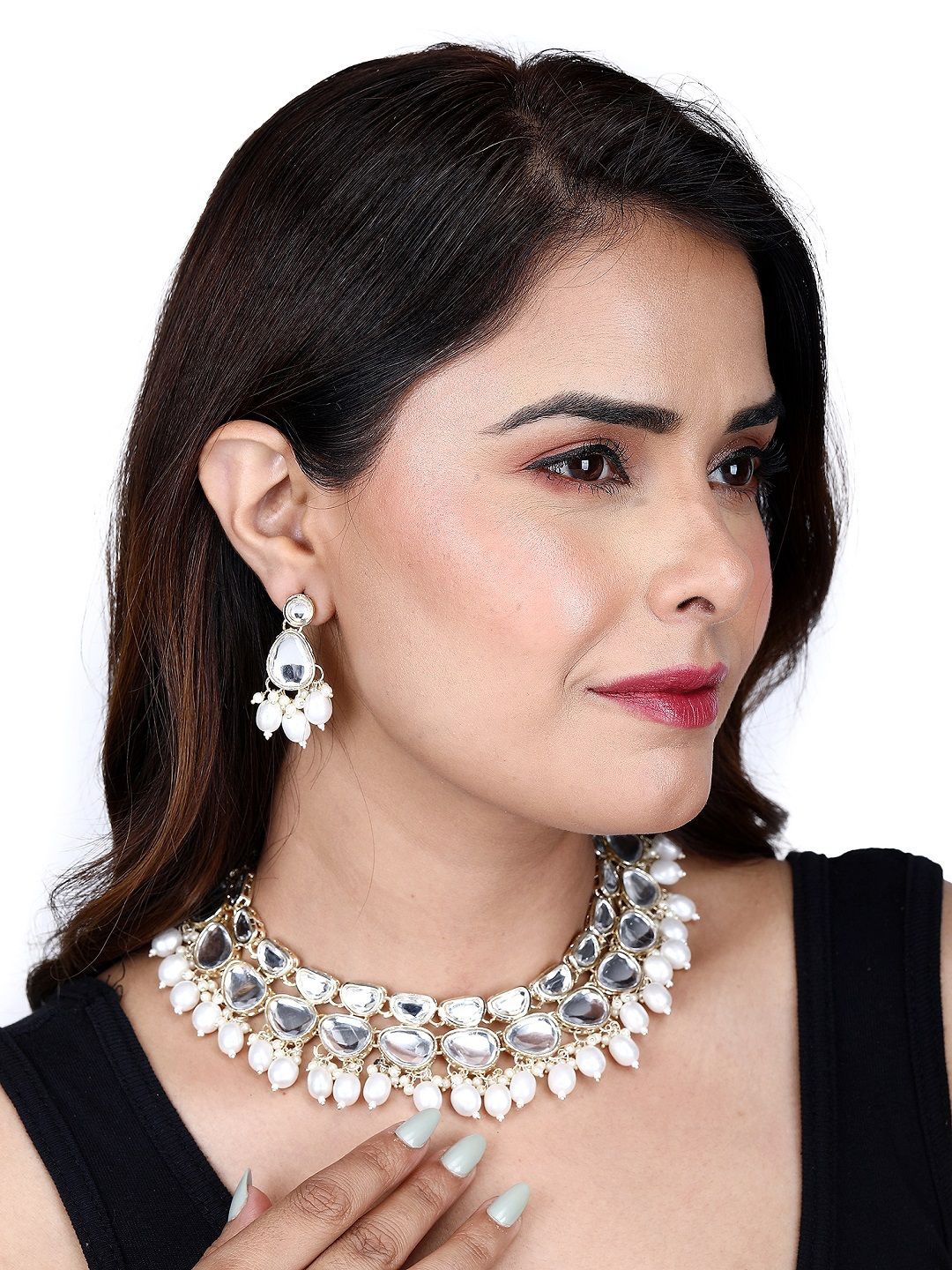 

Divisha Gold-Plated Kundan-Studded & Beaded Jewellery Set, White