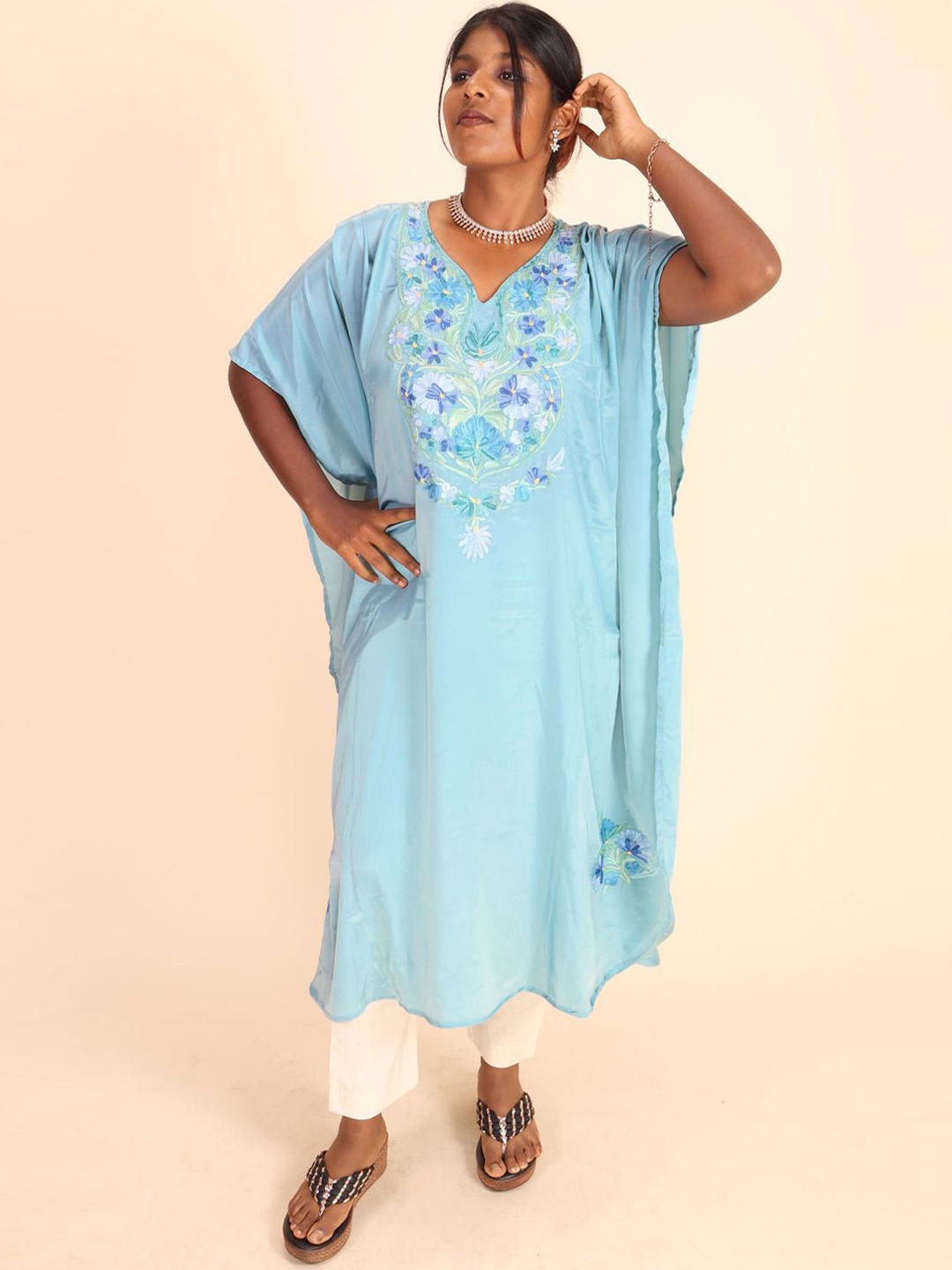 

Avishya Women Handloom Sozni Embroidered Crepe Silk Kaftan Kurta, Blue