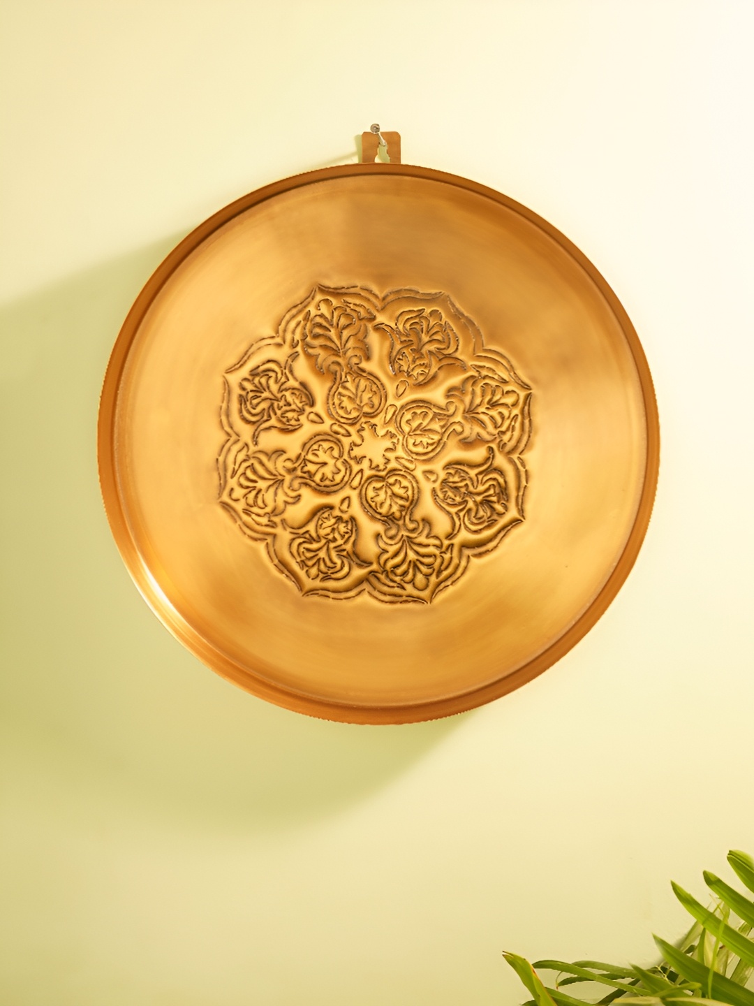 

JAYPORE Antique Gold Brass Wall Accent