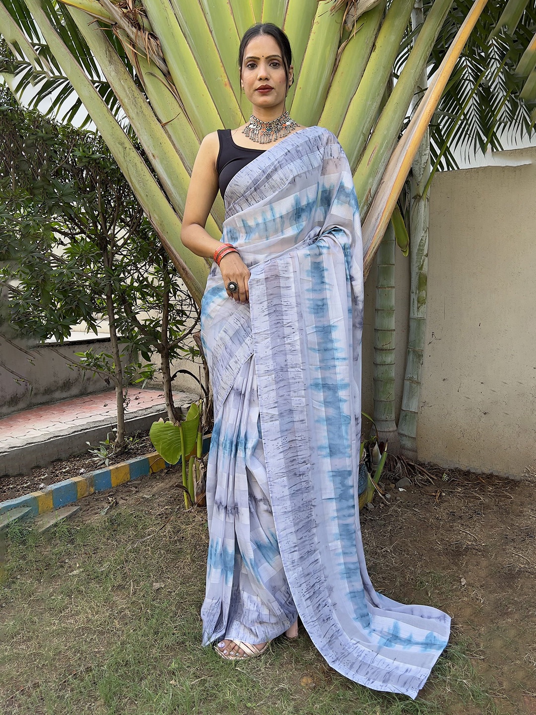 

KAYOMMI Tie and Dye Printed Pure Chiffon Ready to Wear Saree, Blue