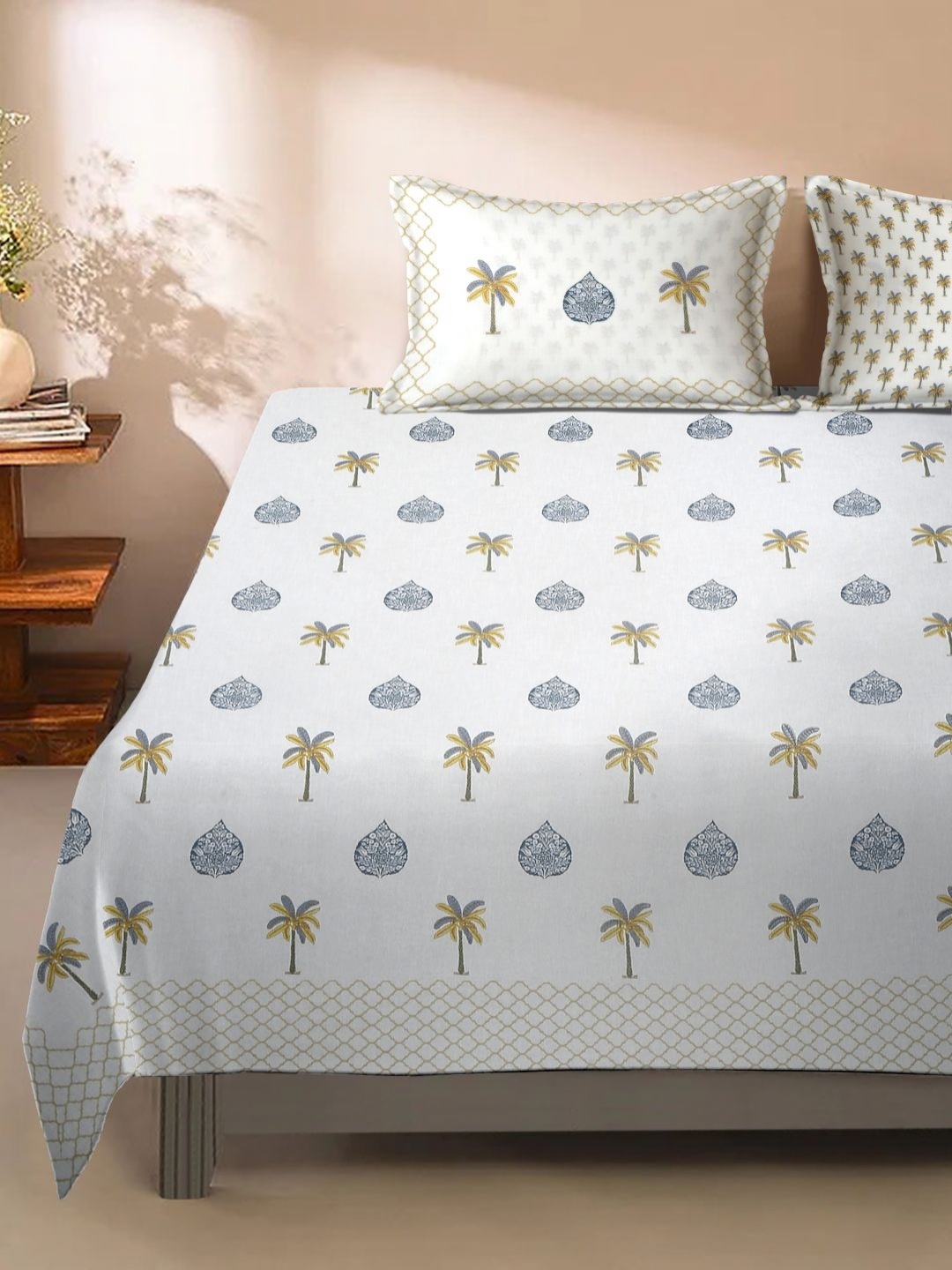 

eyda White & Grey Floral 210 TC King Bedsheet with 2 Pillow Covers