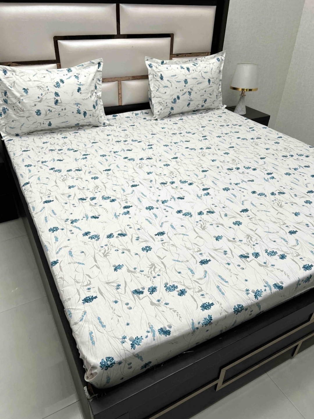 

Pure Decor Mansion White Printed Pure Cotton 380 TC King Bedsheet Set 2.72 m x 2.77 m